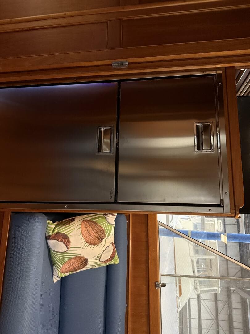 1991 Grand Banks 42 Classic — photo 22