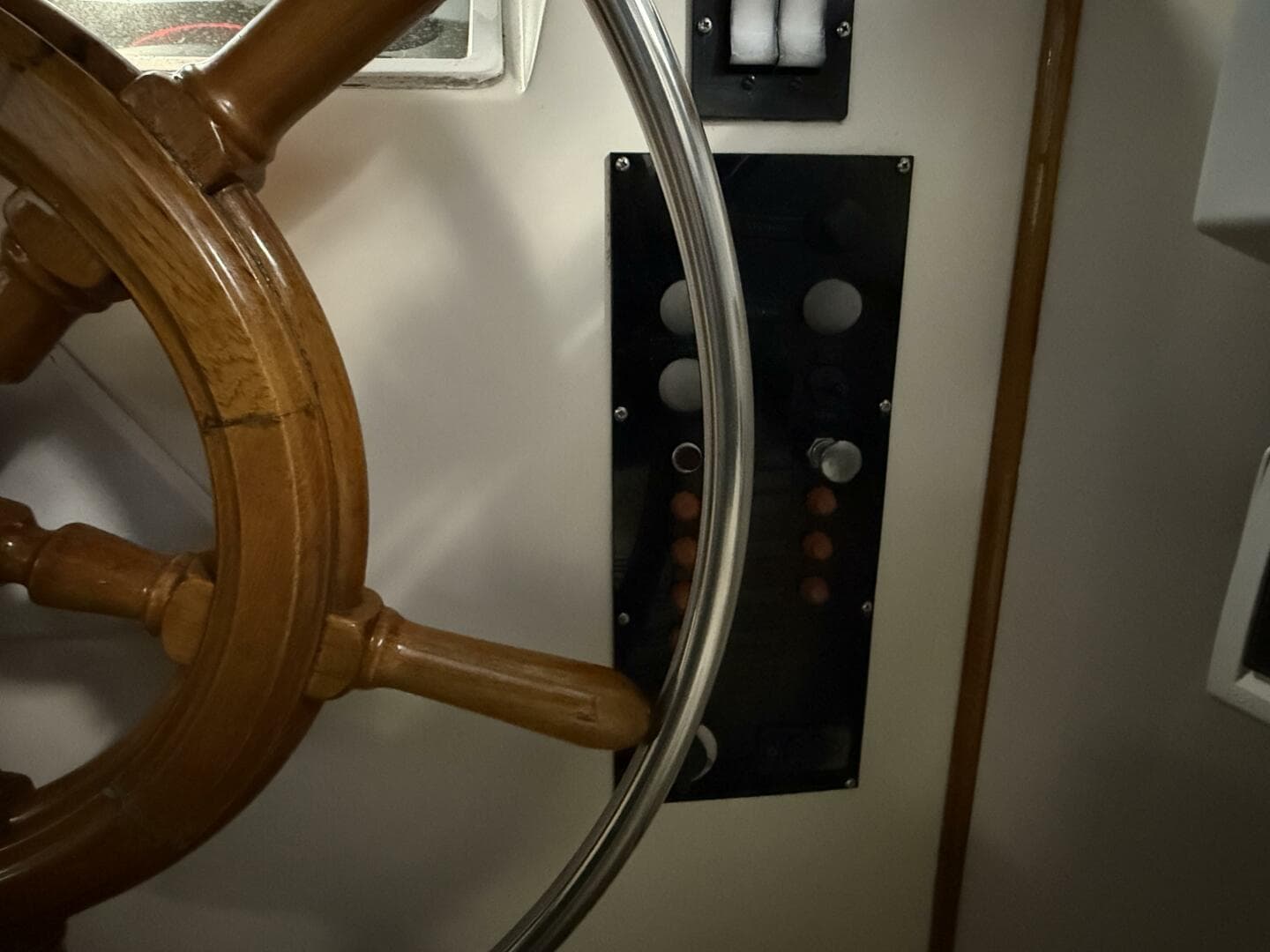 1991 Grand Banks 42 Classic — photo 93