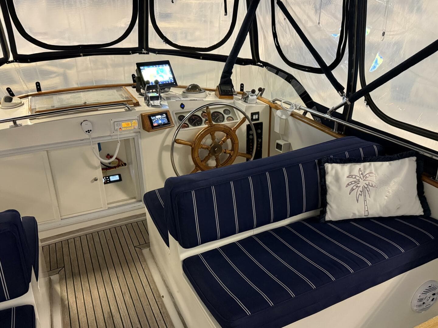 1991 Grand Banks 42 Classic — photo 76