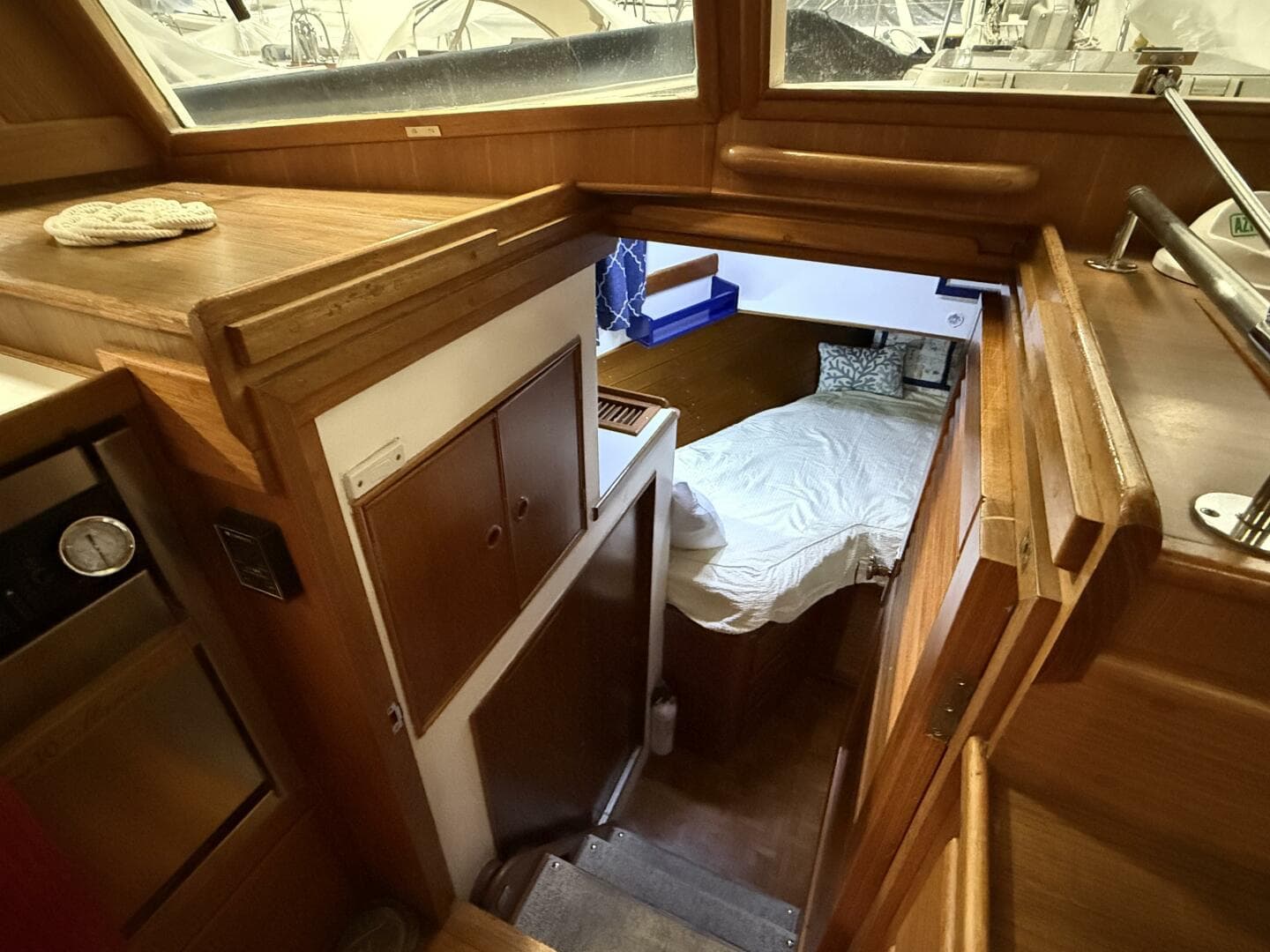 1991 Grand Banks 42 Classic — photo 63