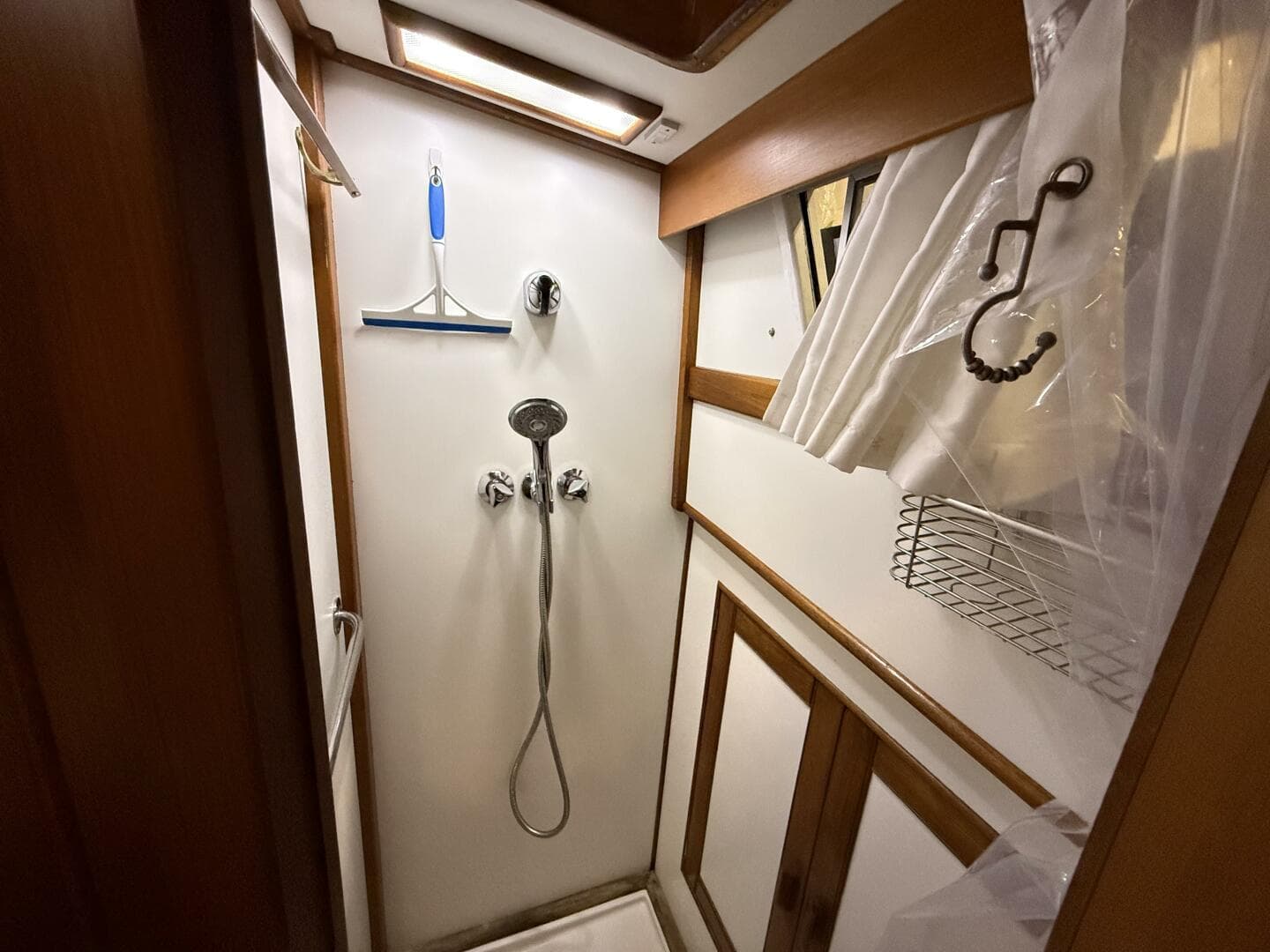 1991 Grand Banks 42 Classic — photo 61