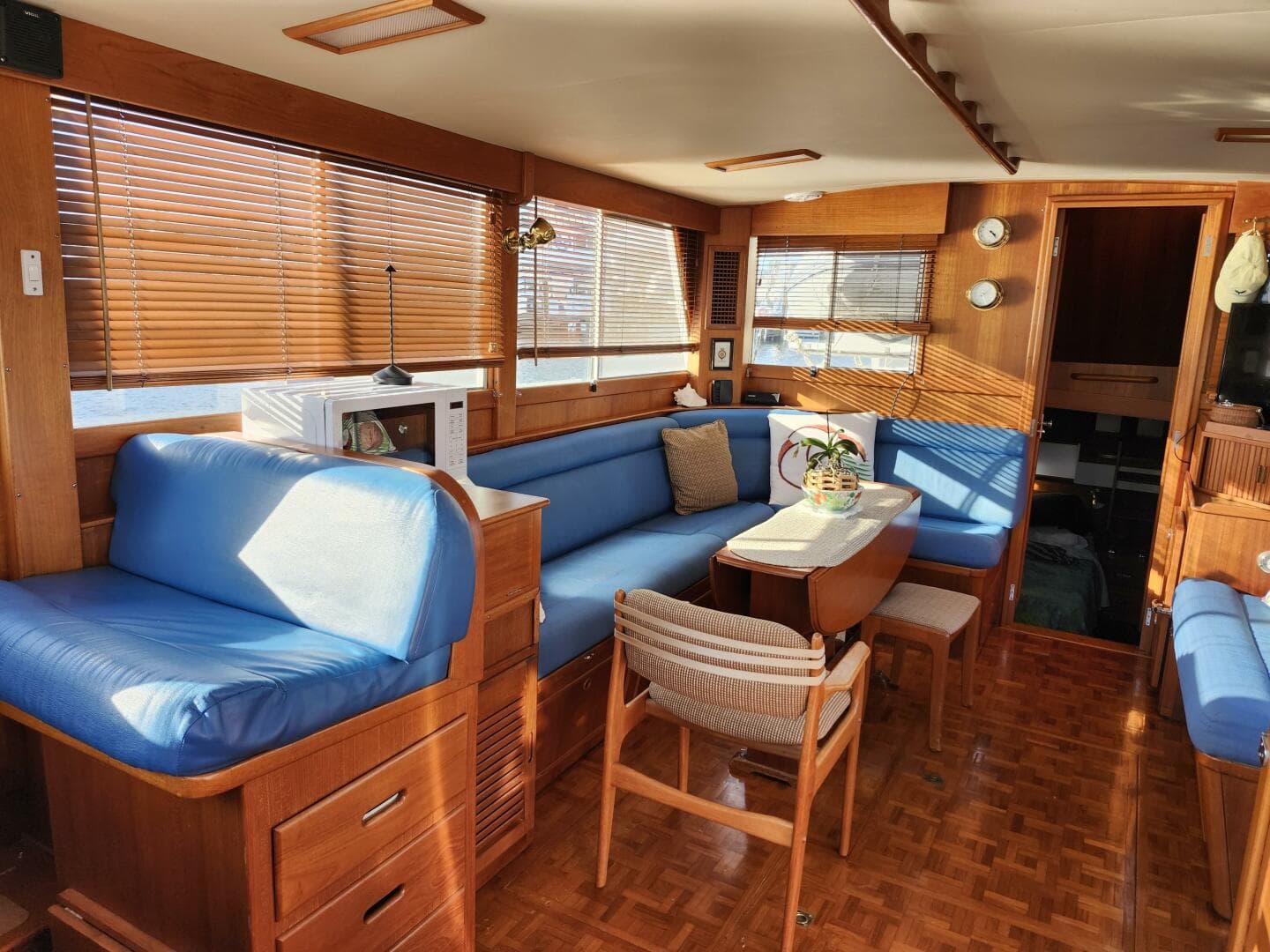 1991 Grand Banks 42 Classic — photo 15