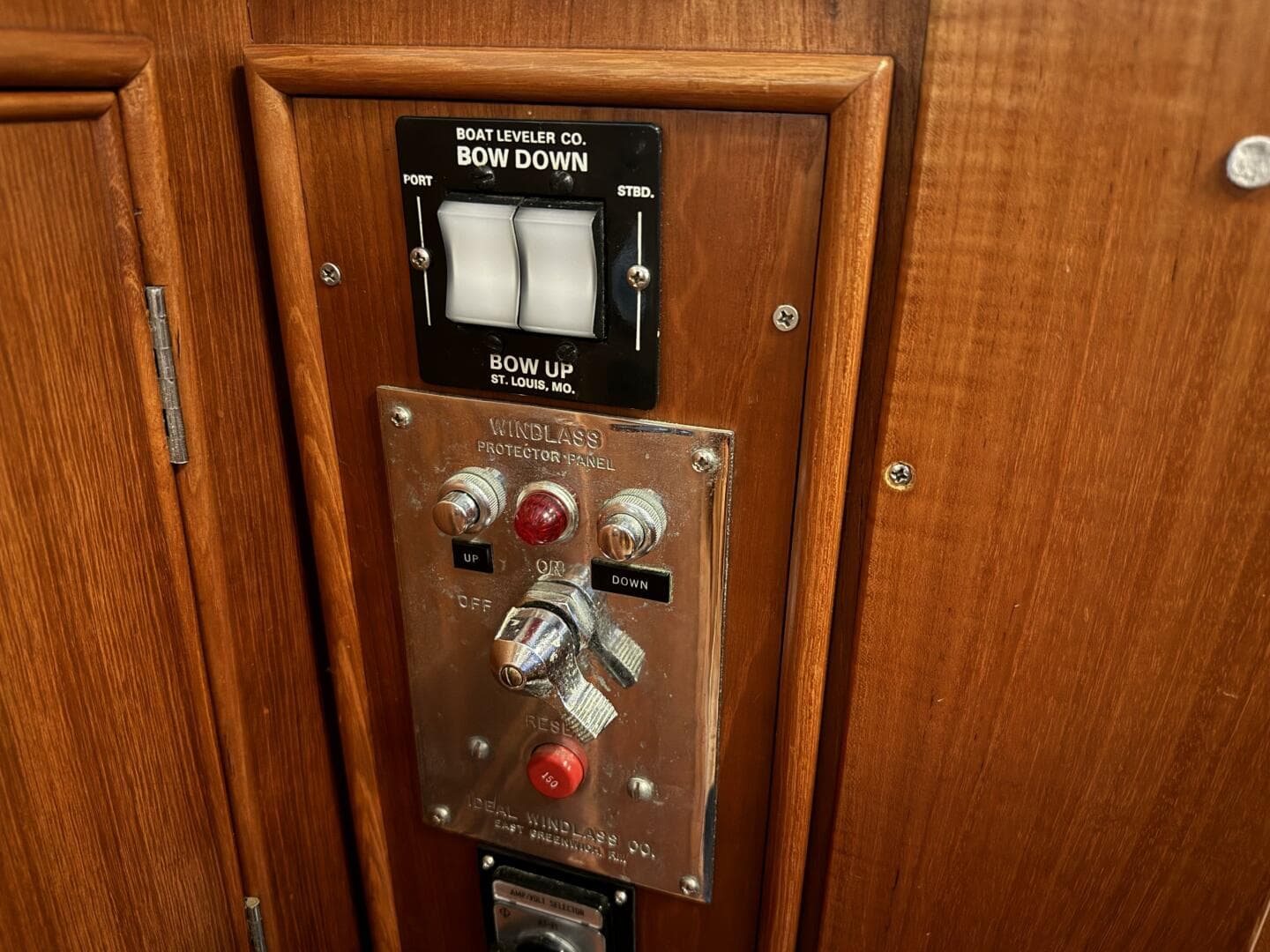 1991 Grand Banks 42 Classic — photo 40