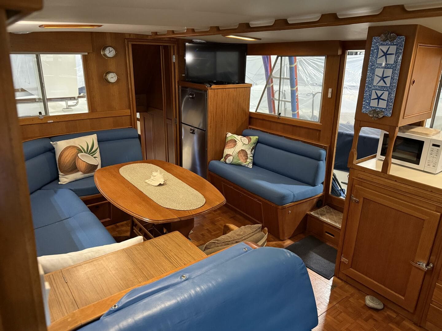 1991 Grand Banks 42 Classic — photo 16