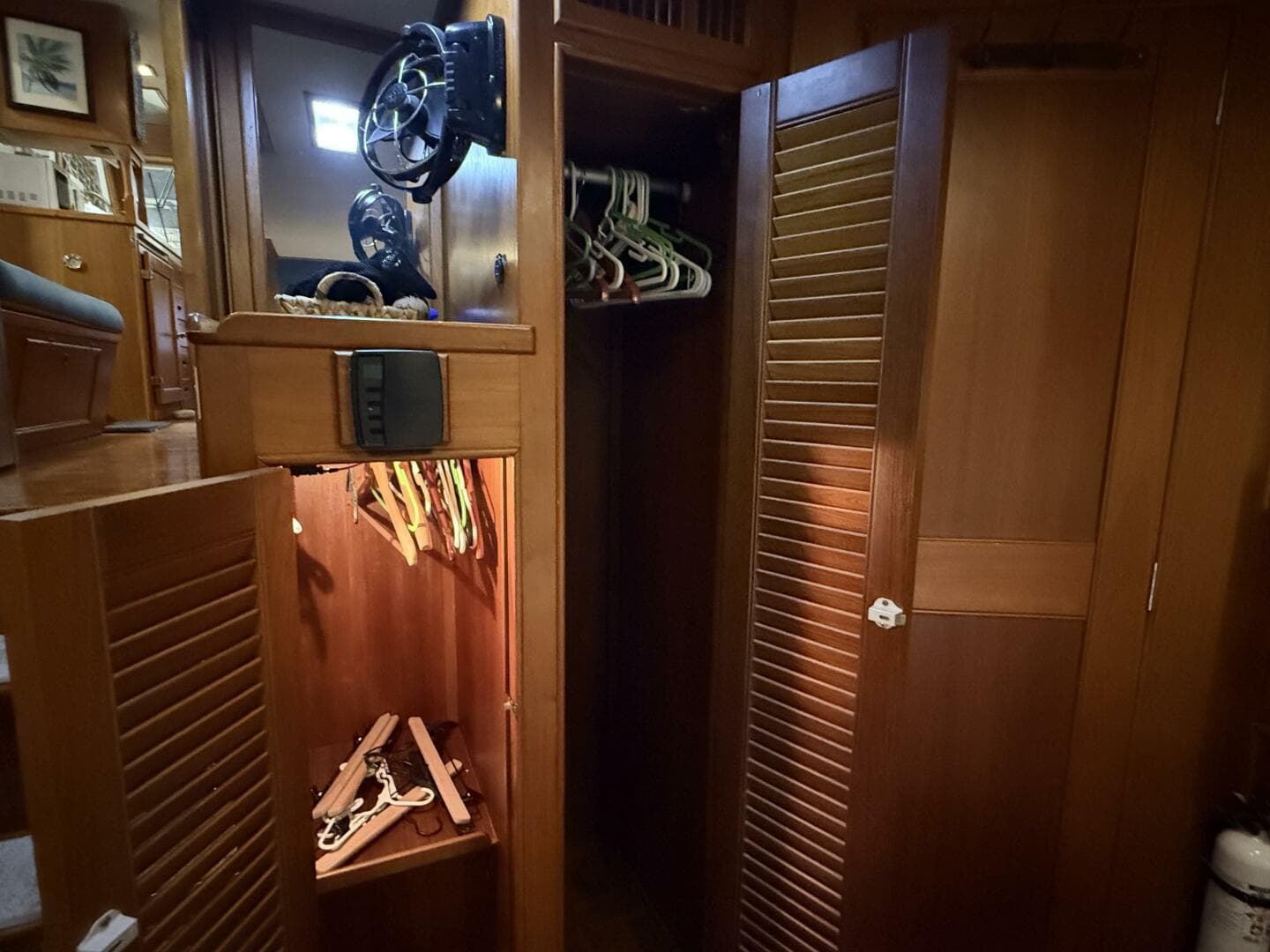 1991 Grand Banks 42 Classic — photo 54