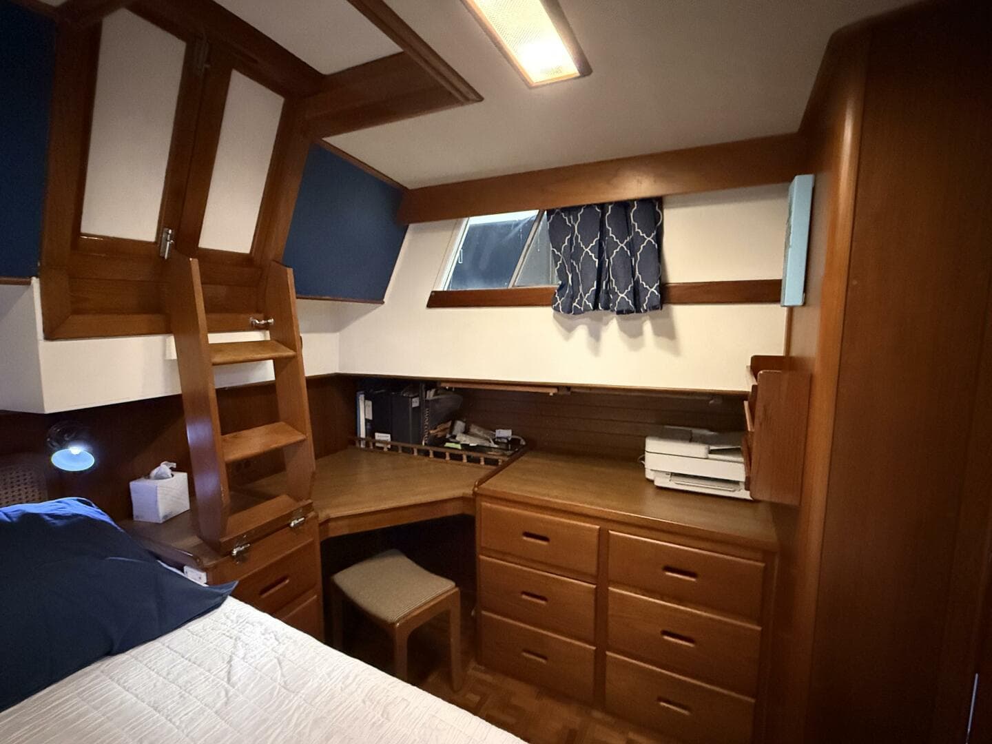 1991 Grand Banks 42 Classic — photo 48