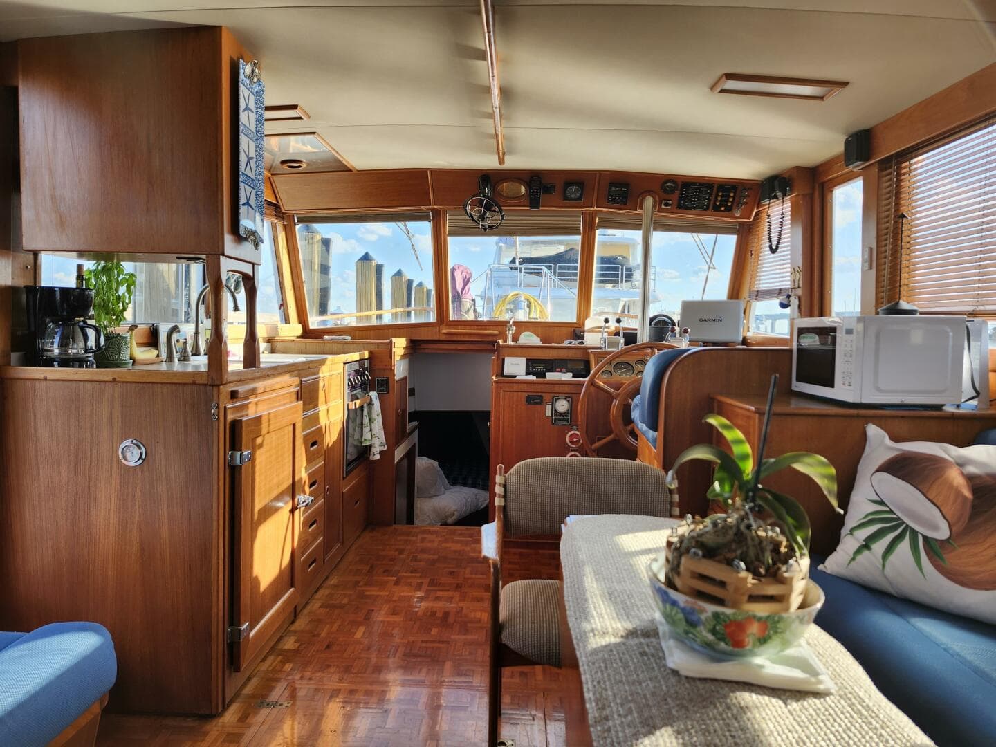 1991 Grand Banks 42 Classic — photo 12