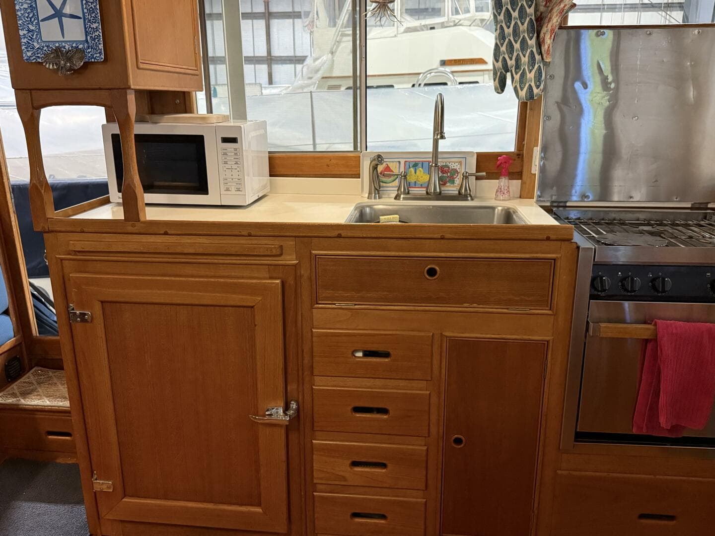 1991 Grand Banks 42 Classic — photo 21