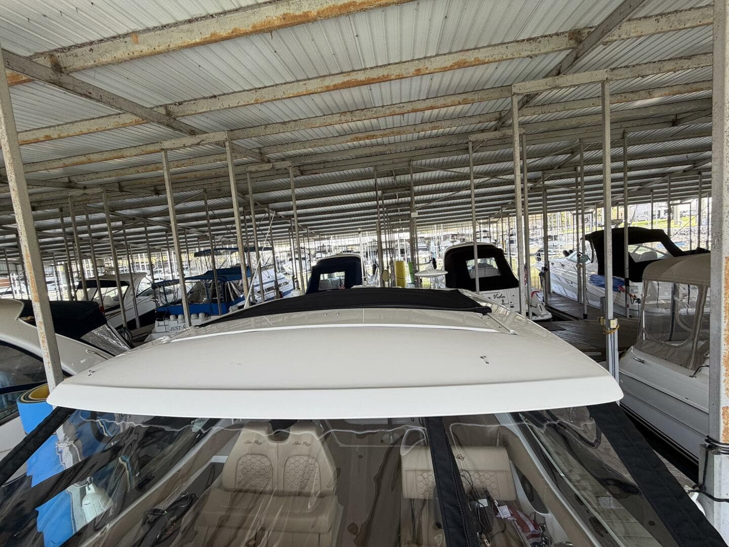 2023 Sea Ray 320 Sundancer — photo 23