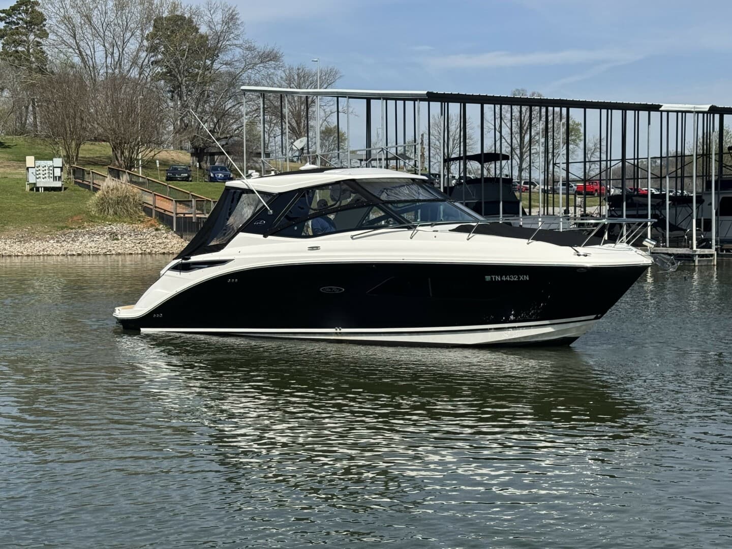 2023 Sea Ray 320 Sundancer