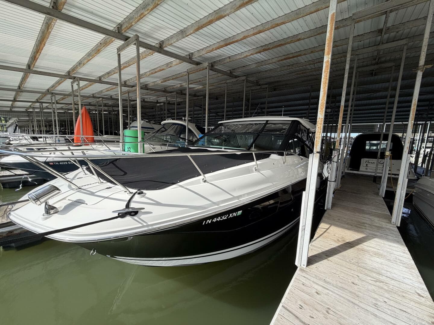 2023 Sea Ray 320 Sundancer — photo 20