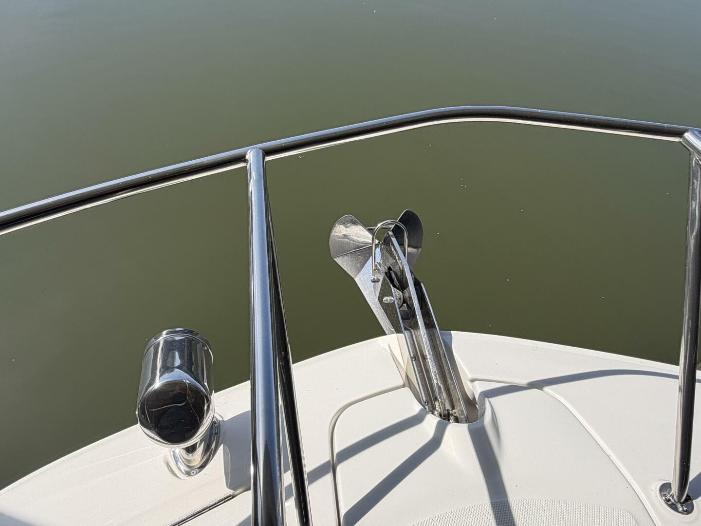 2023 Sea Ray 320 Sundancer — photo 21