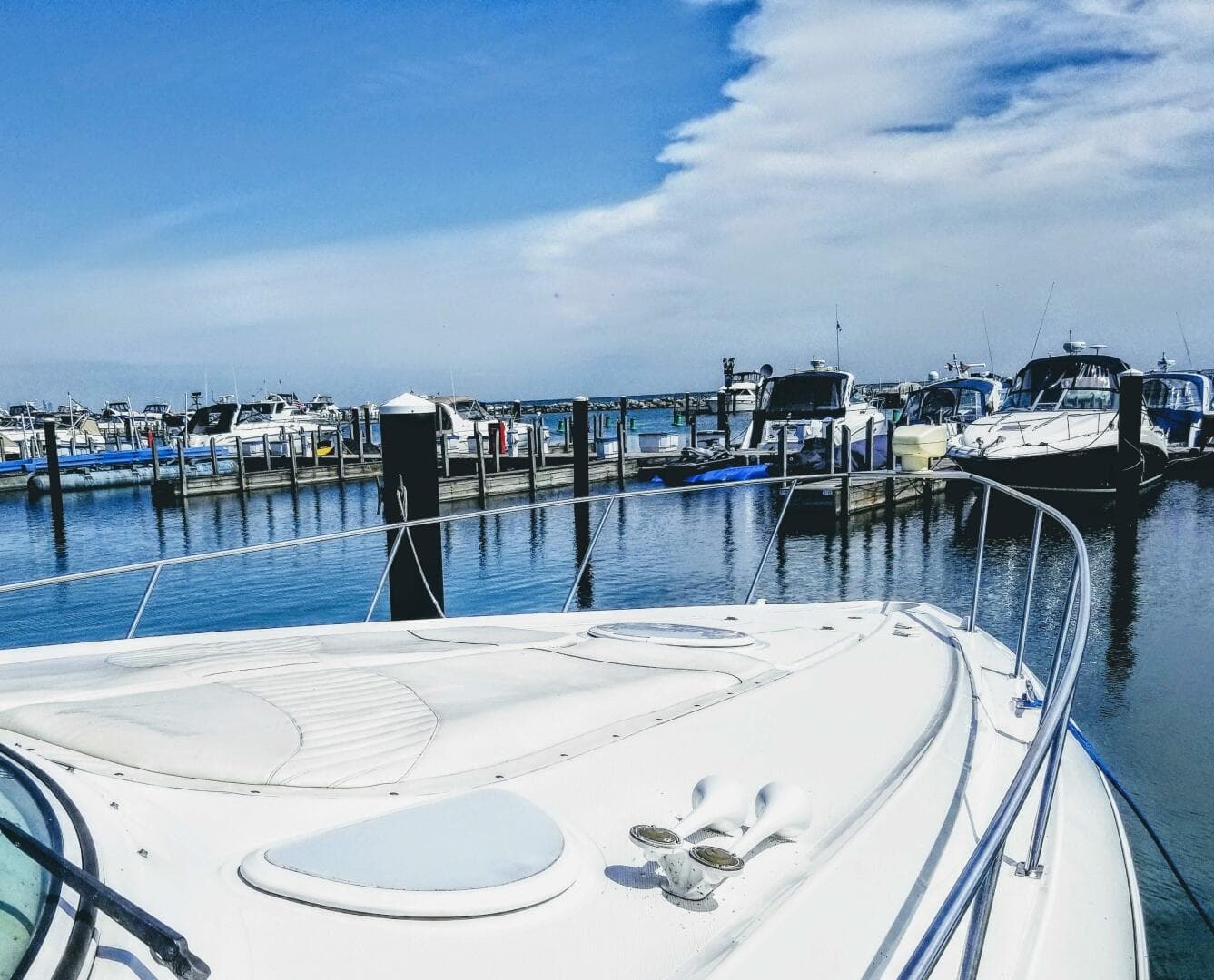 2000 Cruisers Yachts 3672 Express — photo 5