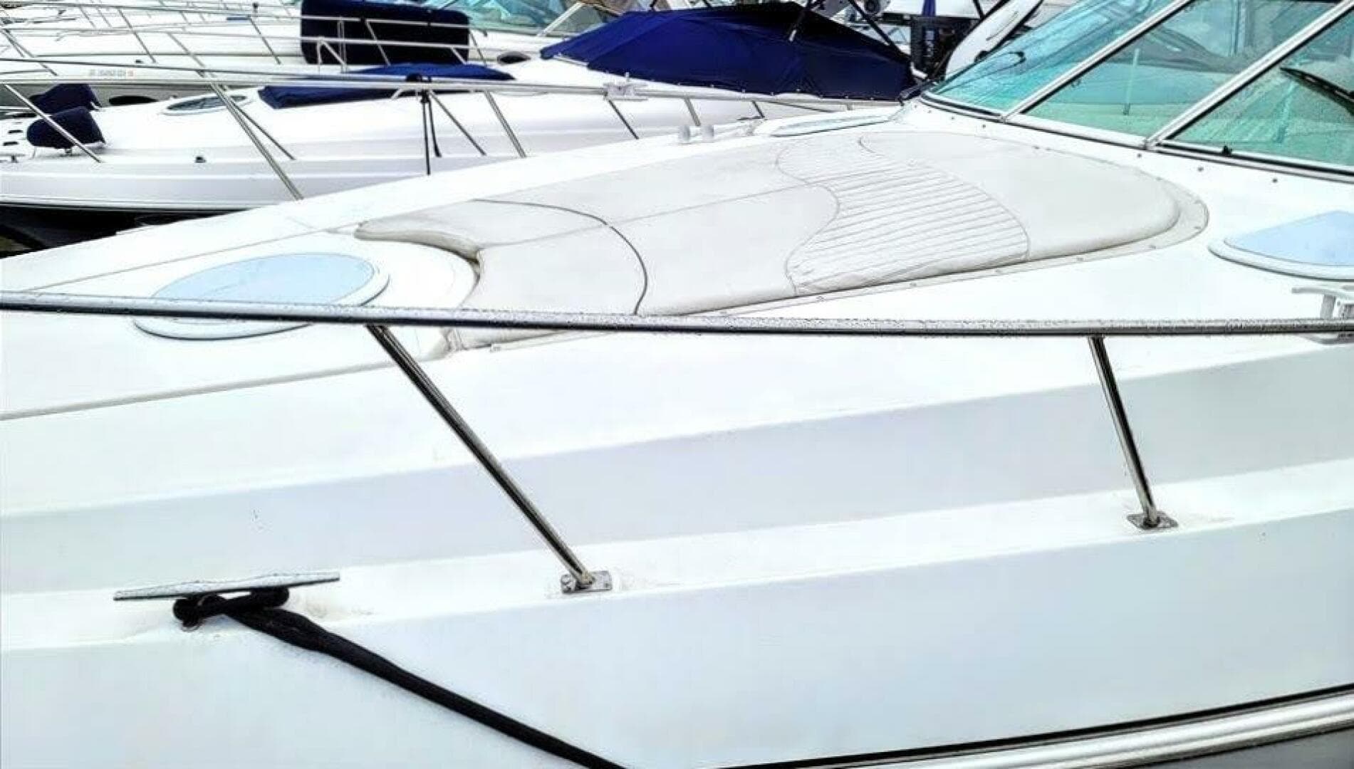 2000 Cruisers Yachts 3672 Express — photo 6