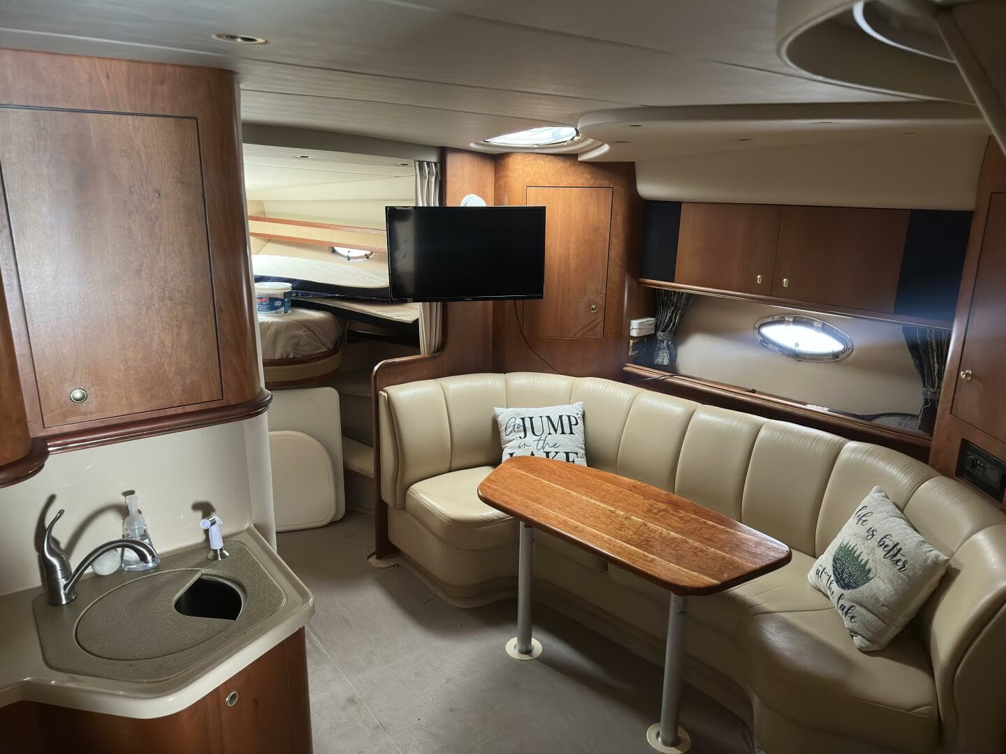 2000 Cruisers Yachts 3672 Express — photo 42