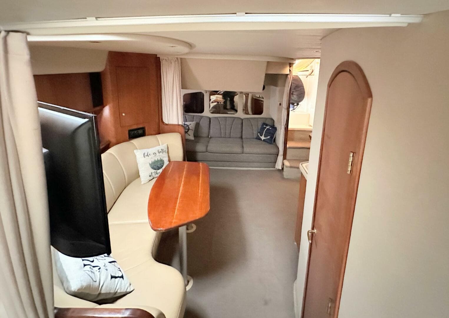 2000 Cruisers Yachts 3672 Express — photo 38