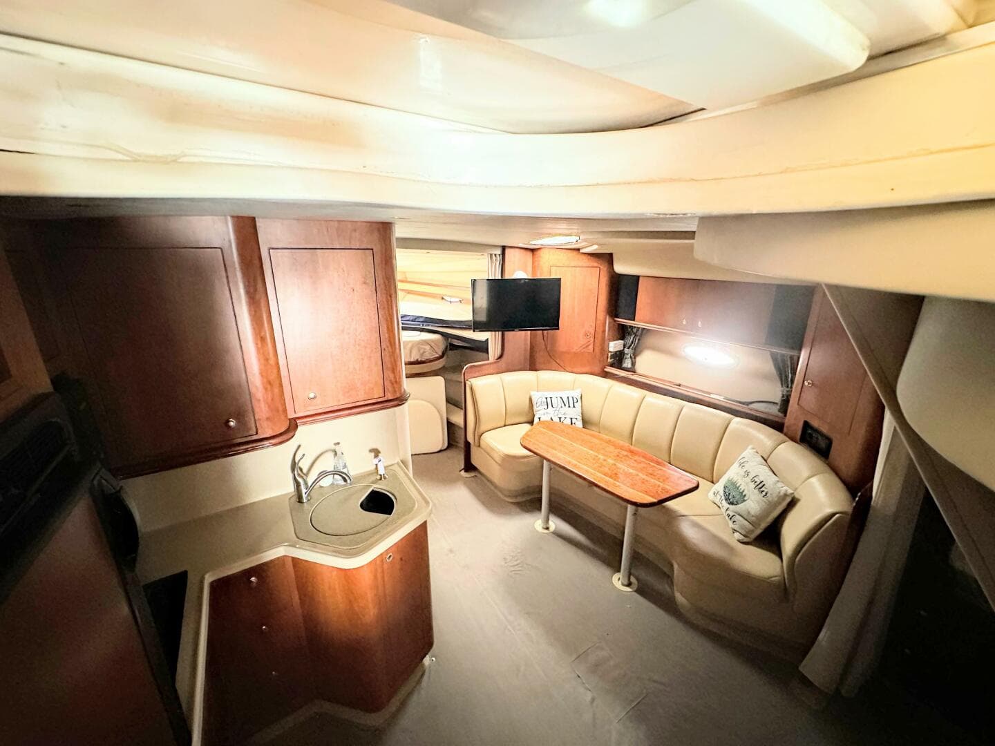 2000 Cruisers Yachts 3672 Express — photo 40