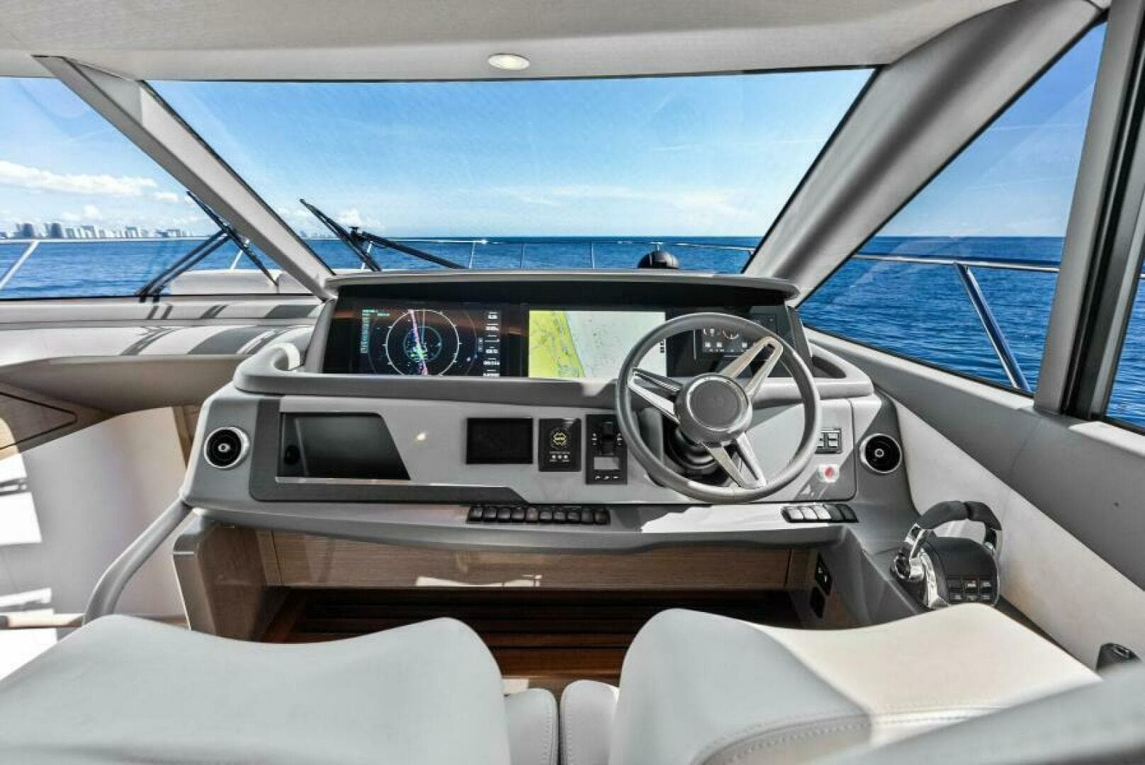 2022 Princess F55 — photo 7