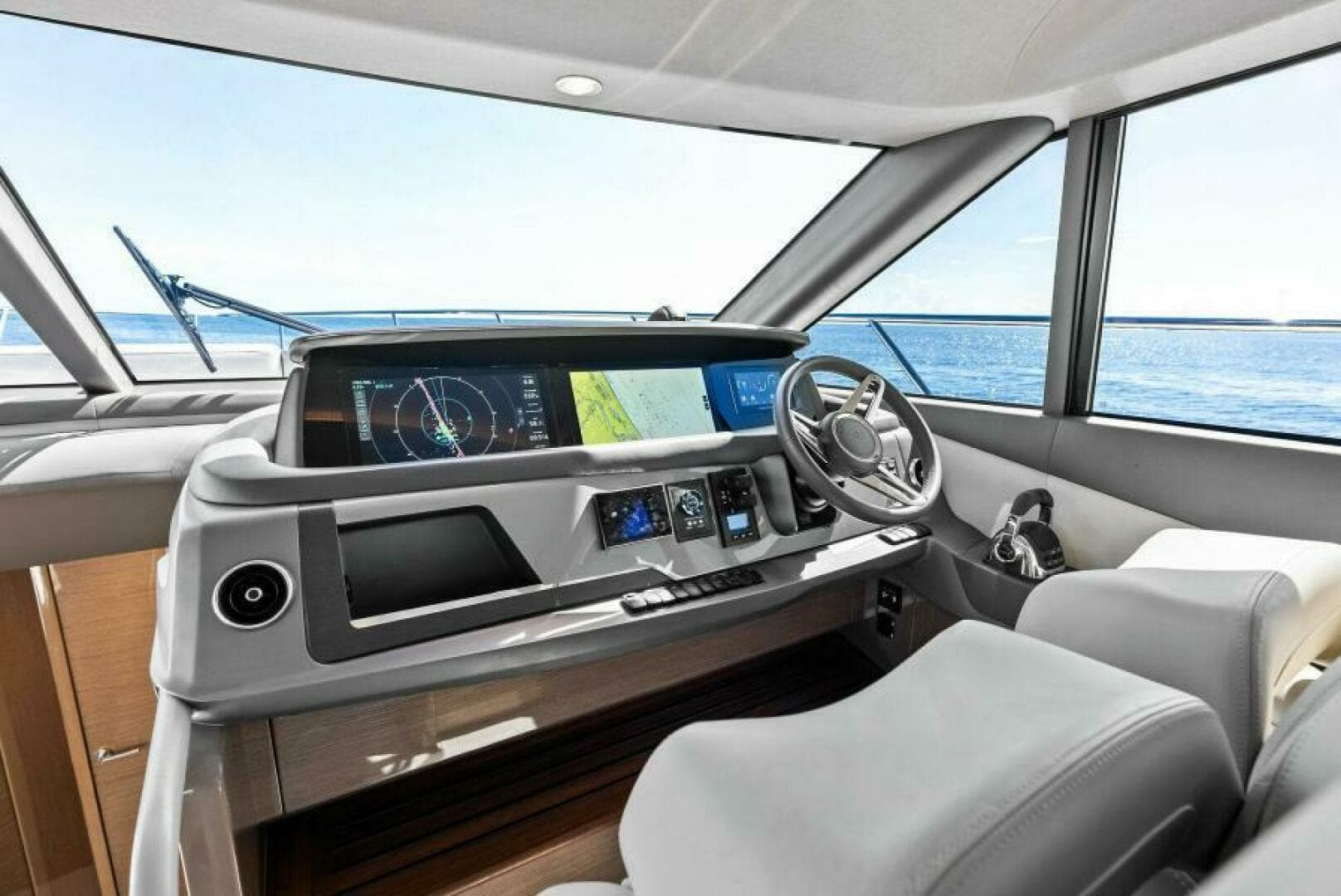 2022 Princess F55 — photo 8