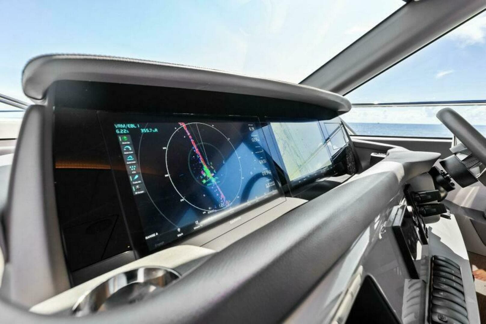 2022 Princess F55 — photo 10