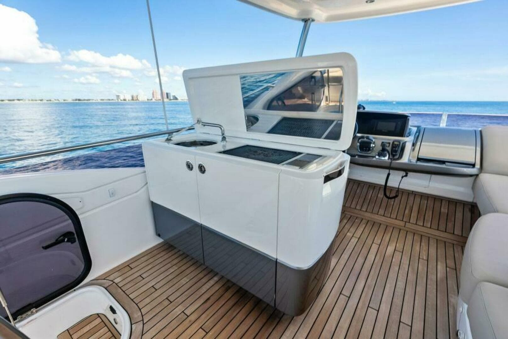 2022 Princess F55 — photo 72