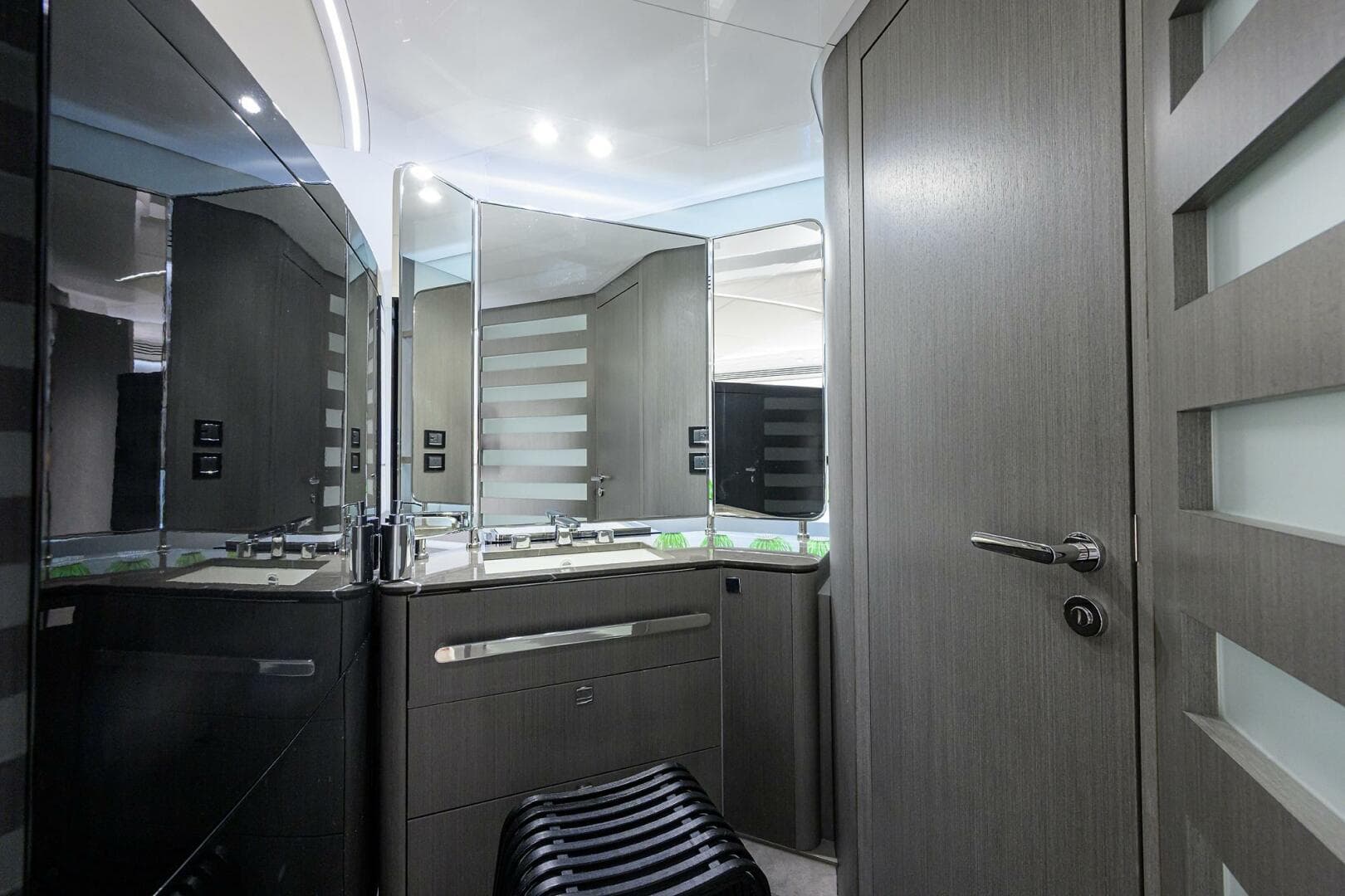 2019 Azimut S7 — photo 99