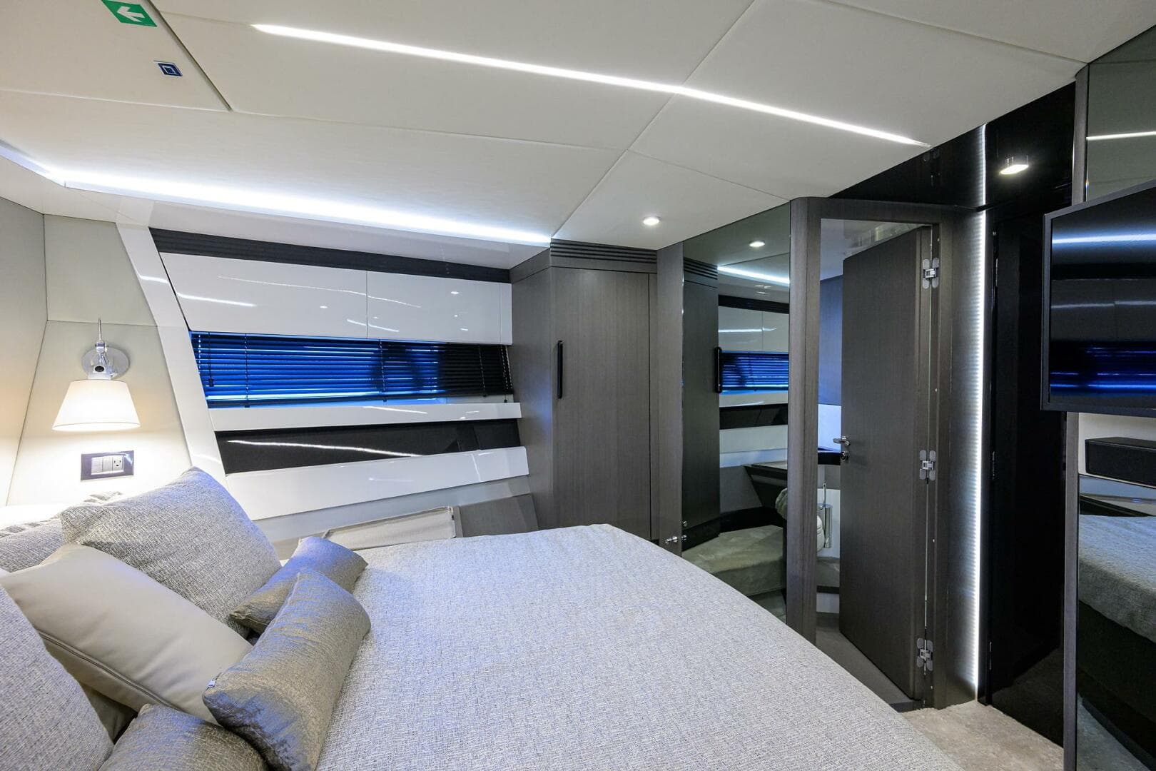 2019 Azimut S7 — photo 111