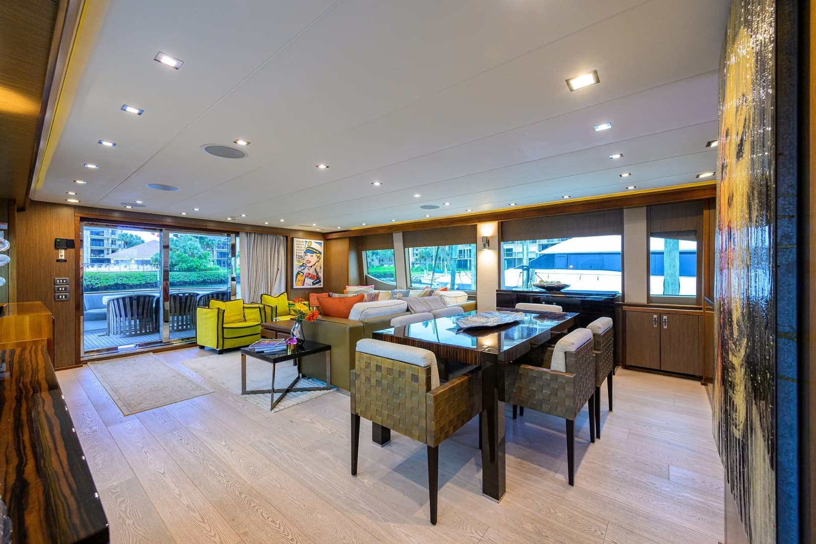 2013 Hatteras 80 — photo 12