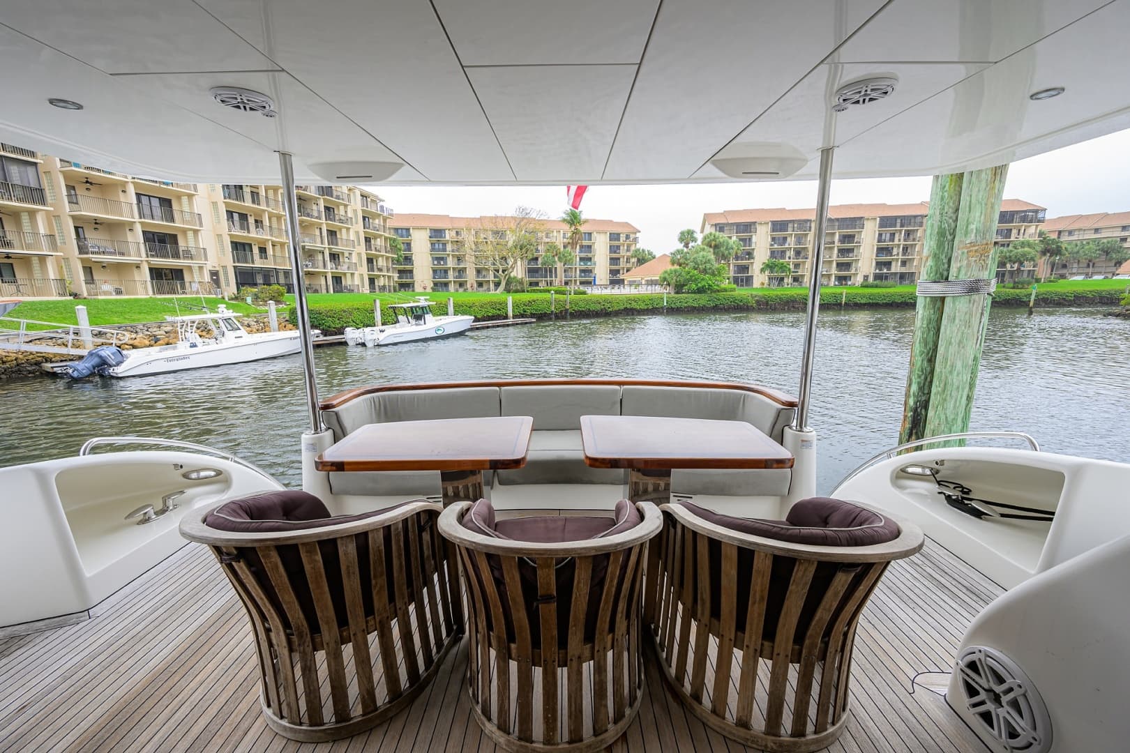 2013 Hatteras 80 — photo 3