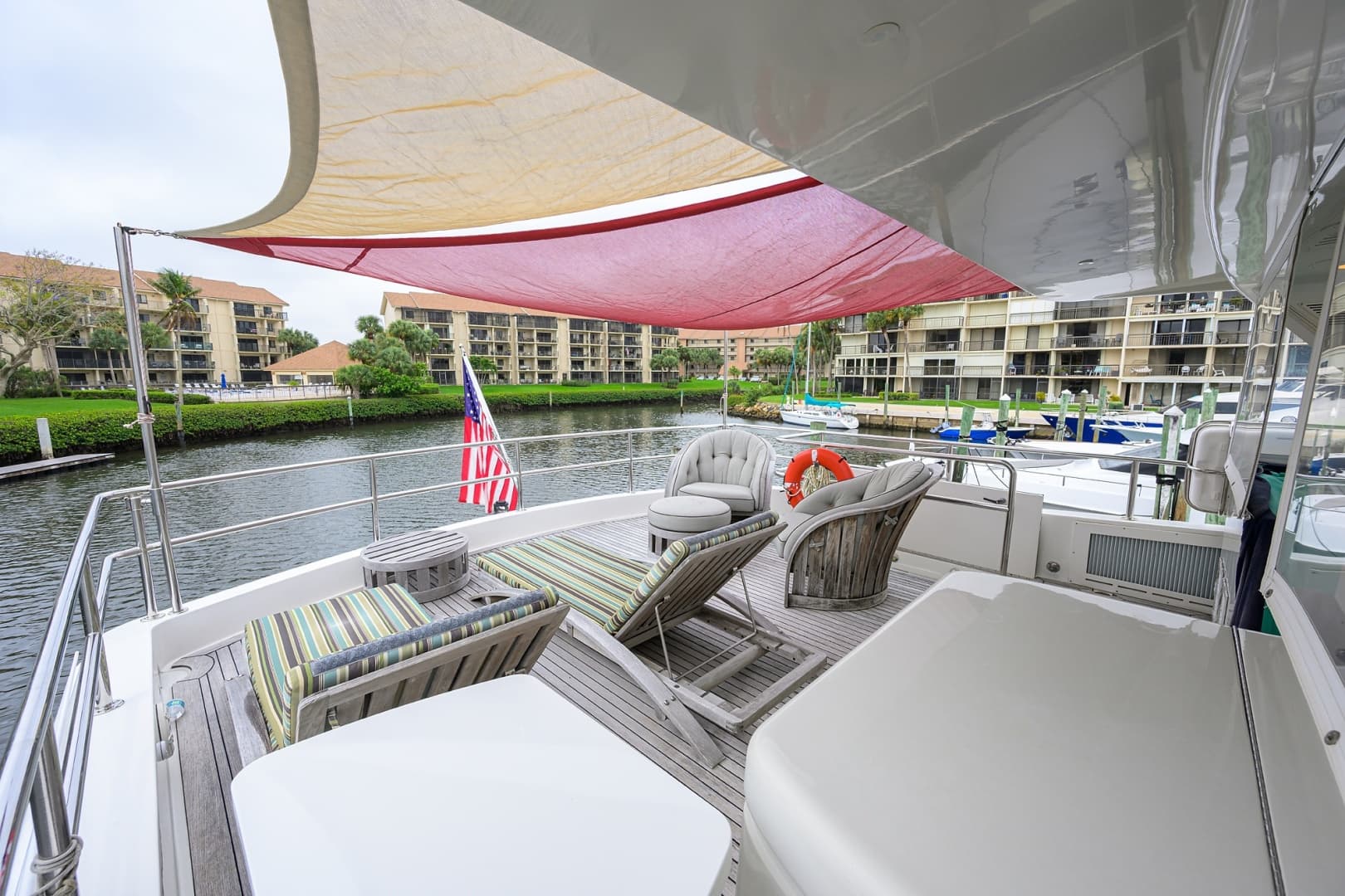 2013 Hatteras 80 — photo 44