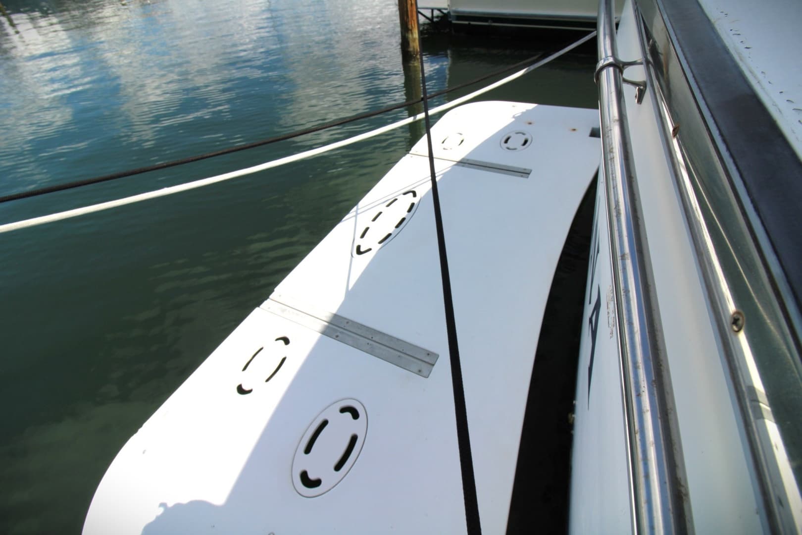 1995 Jefferson 52 Rivanna Cockpit — photo 30