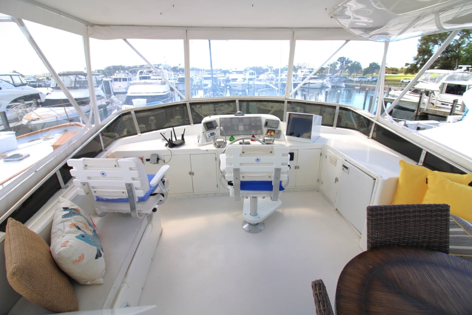 1995 Jefferson 52 Rivanna Cockpit — photo 23