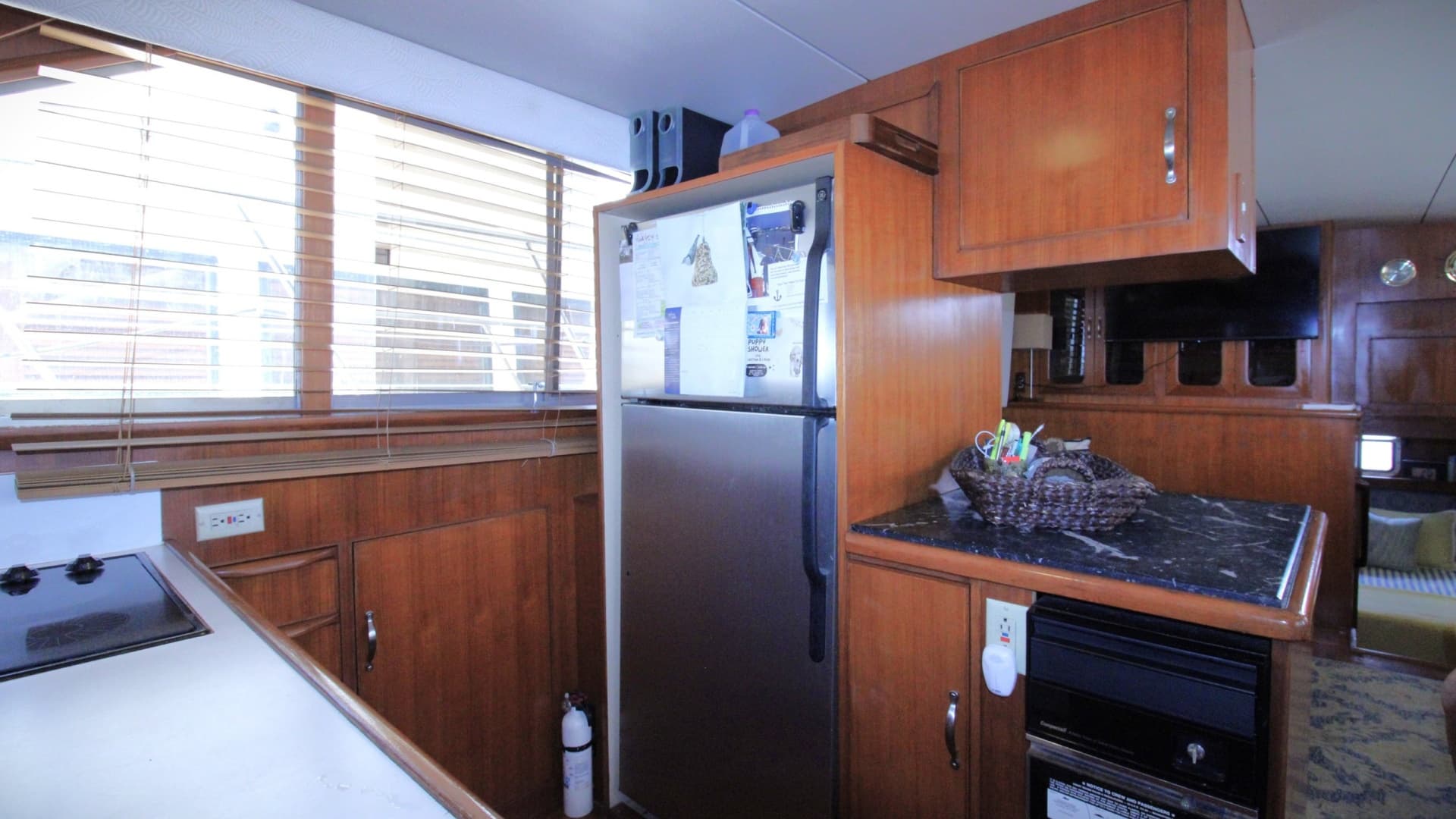 1995 Jefferson 52 Rivanna Cockpit — photo 12