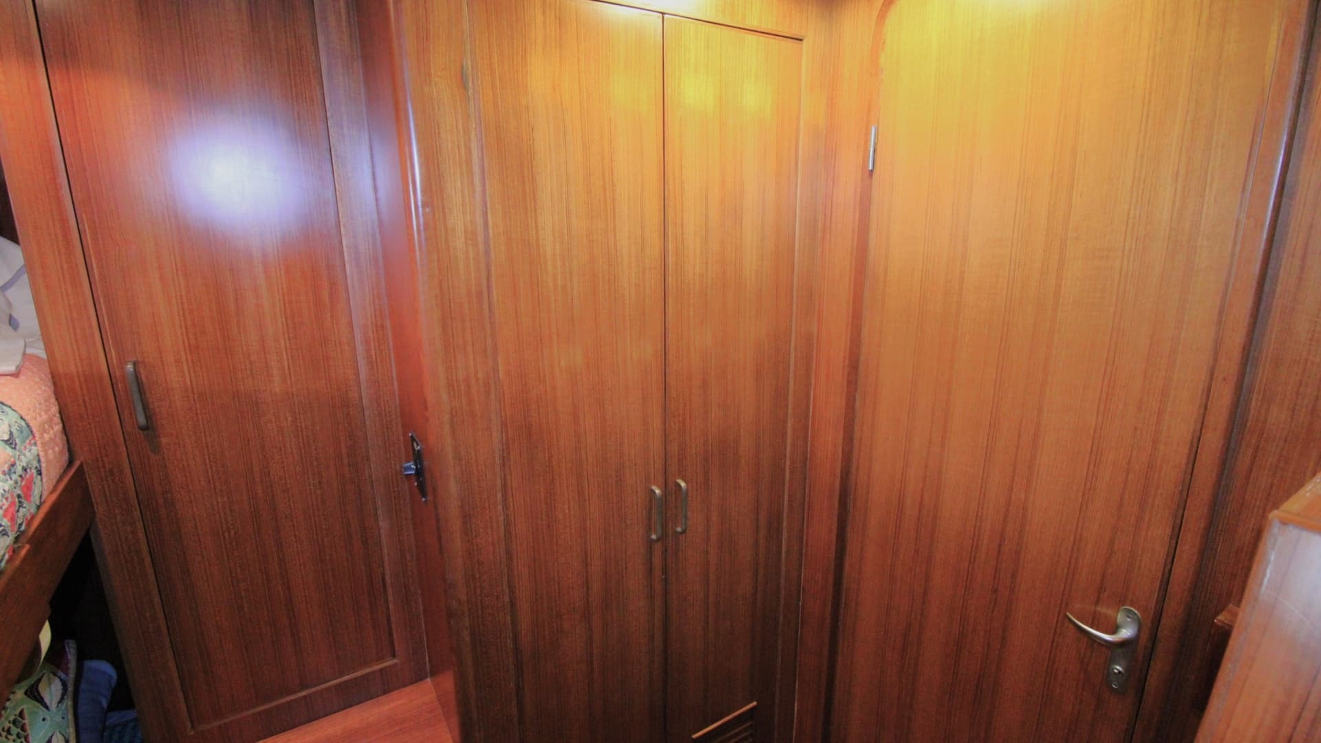 1995 Jefferson 52 Rivanna Cockpit — photo 22