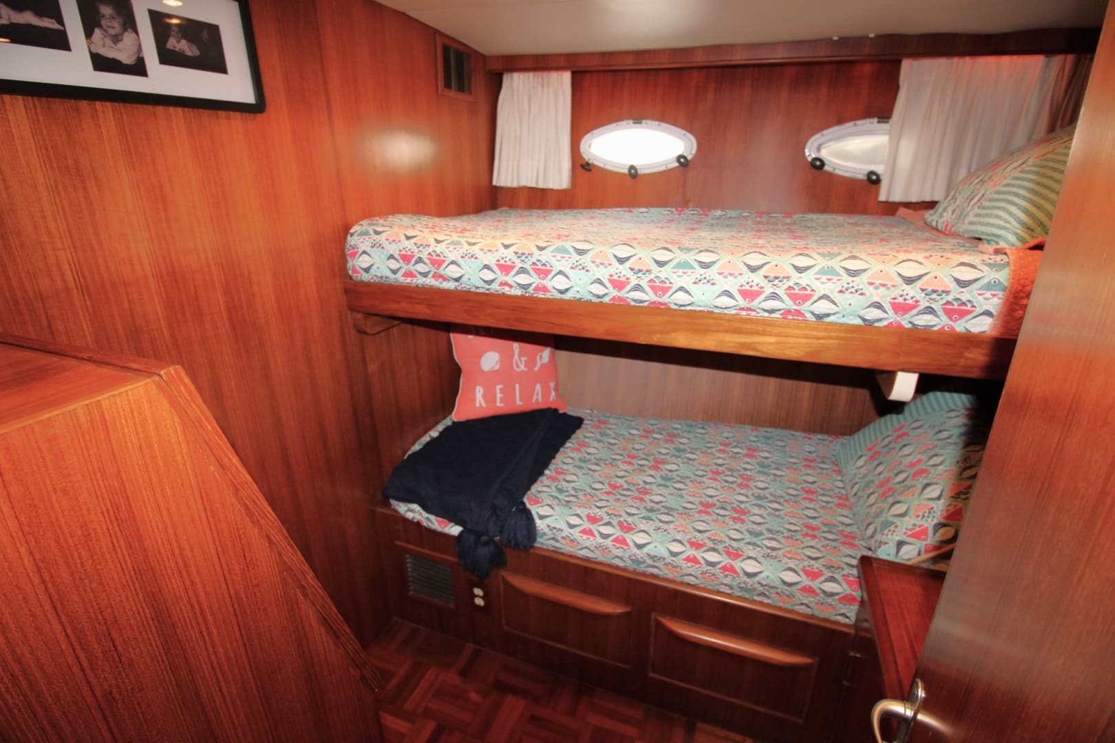 1995 Jefferson 52 Rivanna Cockpit — photo 19