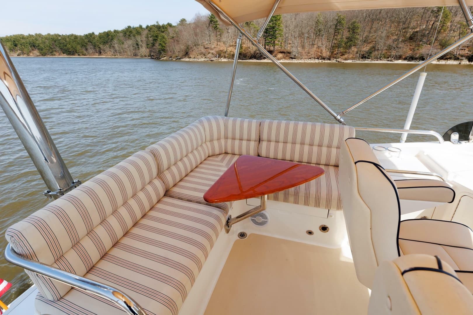 2016 Sabre 42 Fly Bridge Sedan — photo 25