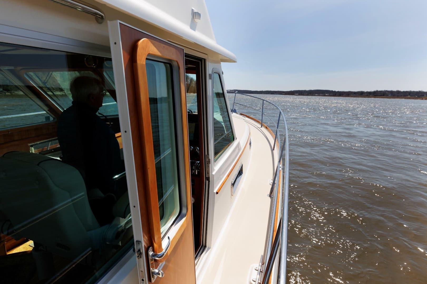 2016 Sabre 42 Fly Bridge Sedan — photo 32