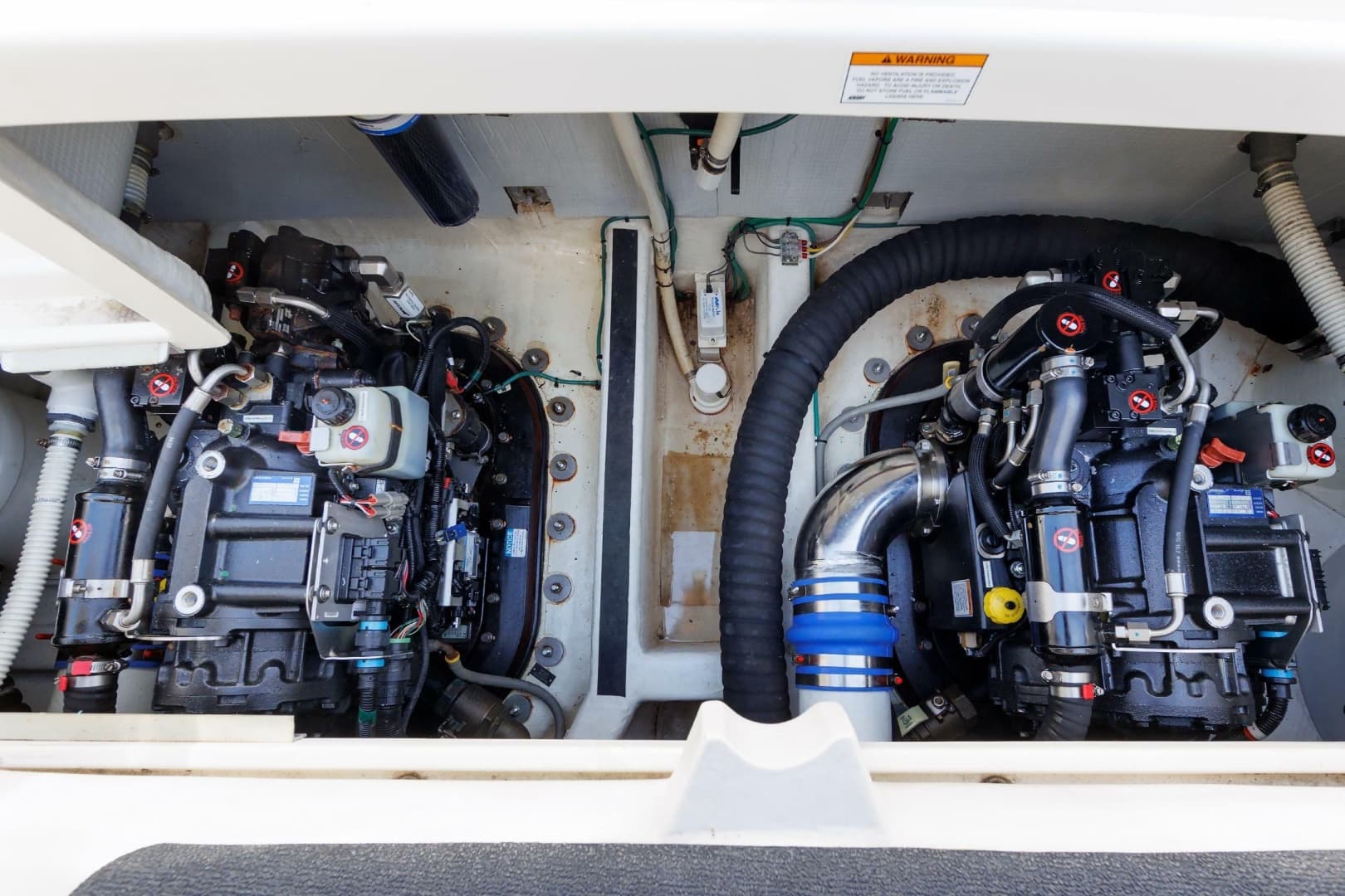 2016 Sabre 42 Fly Bridge Sedan — photo 38