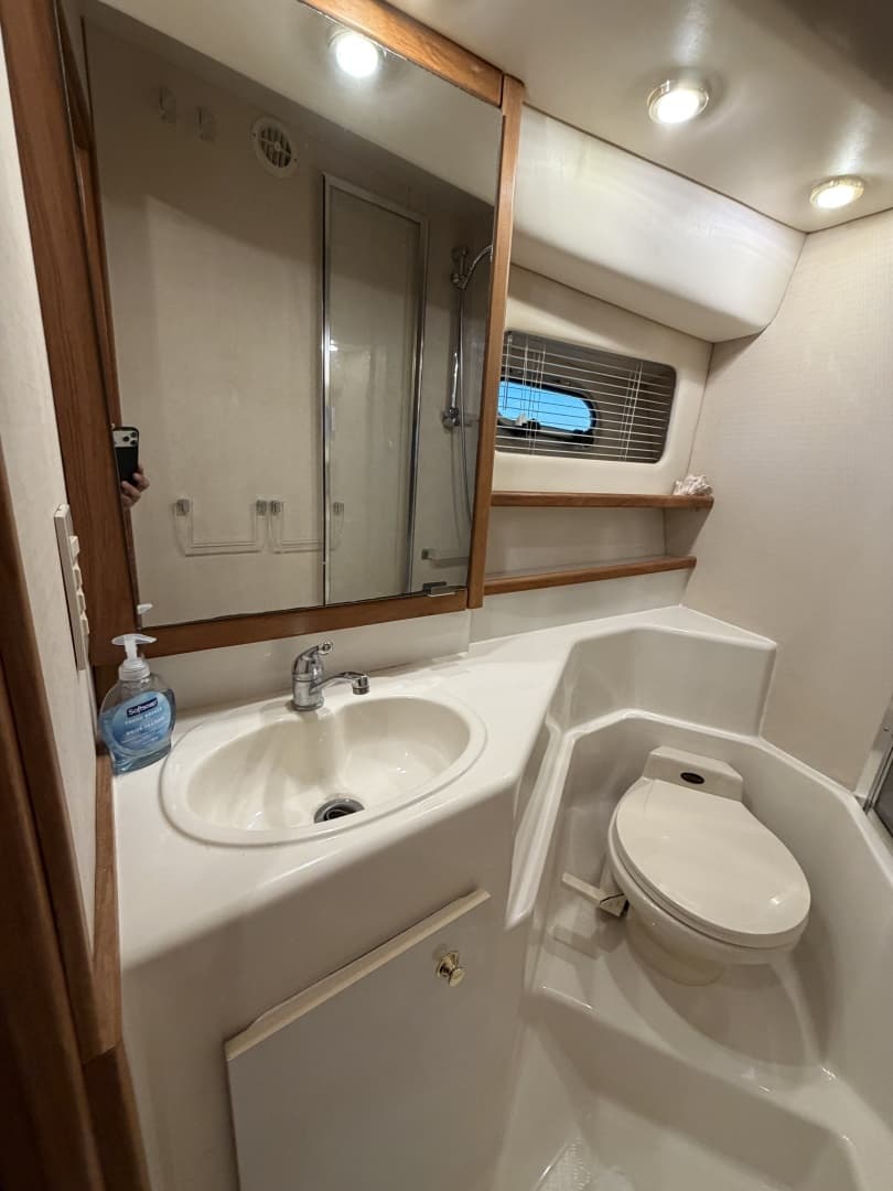 1999 Bayliner 4788 — photo 37