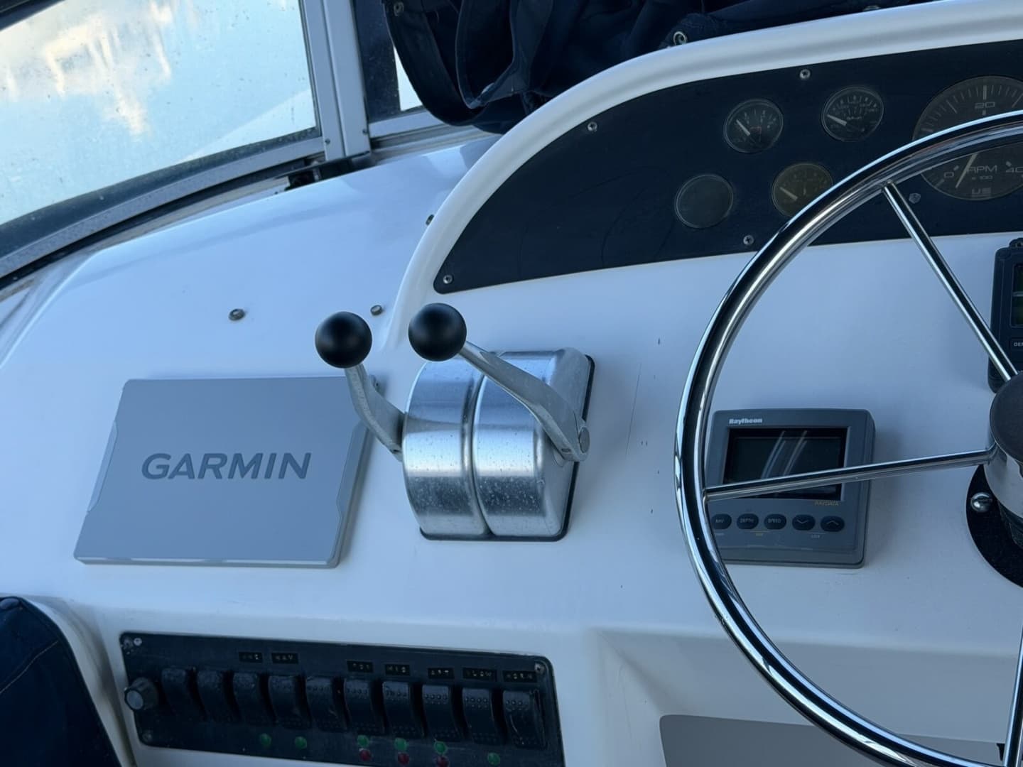 1999 Bayliner 4788 — photo 18