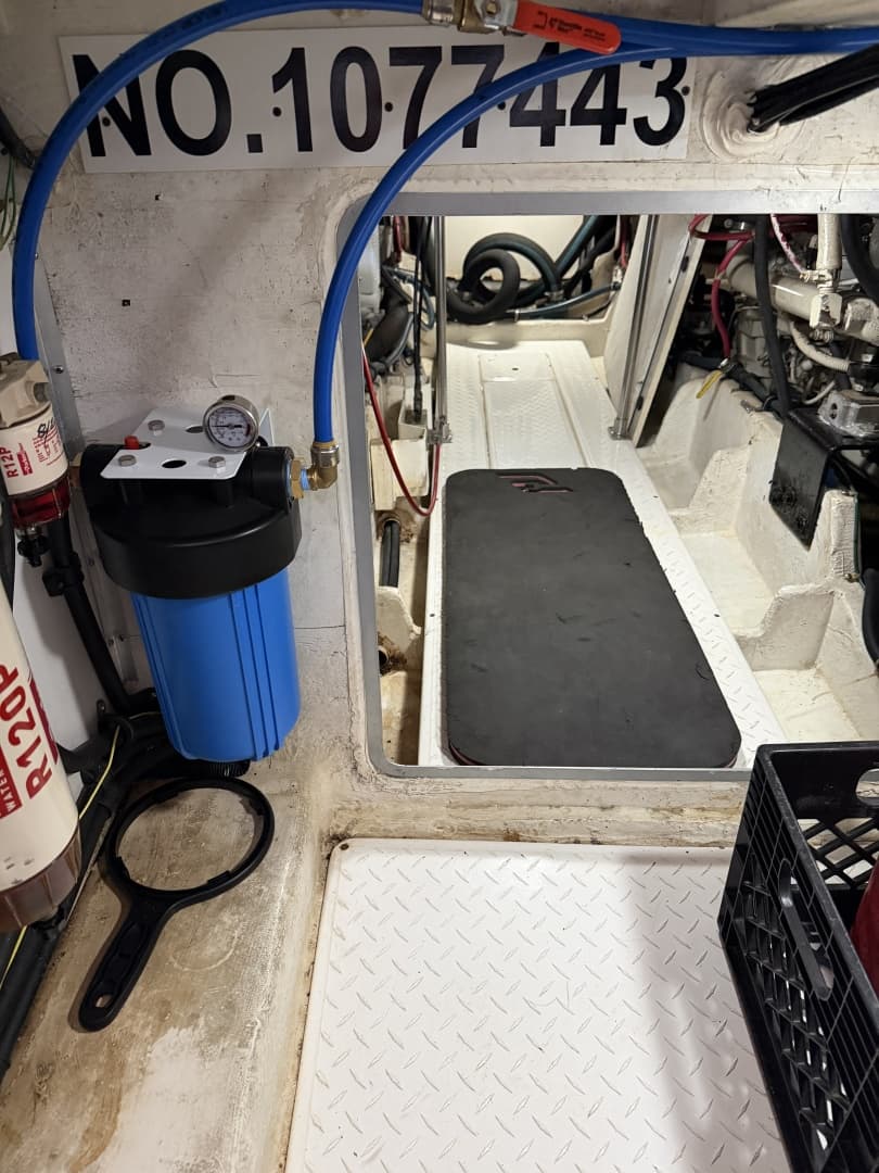 1999 Bayliner 4788 — photo 39