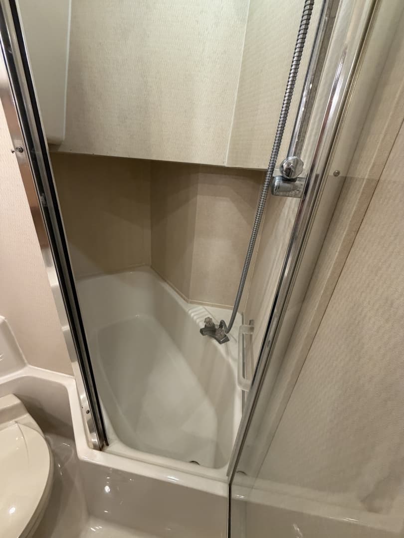 1999 Bayliner 4788 — photo 38