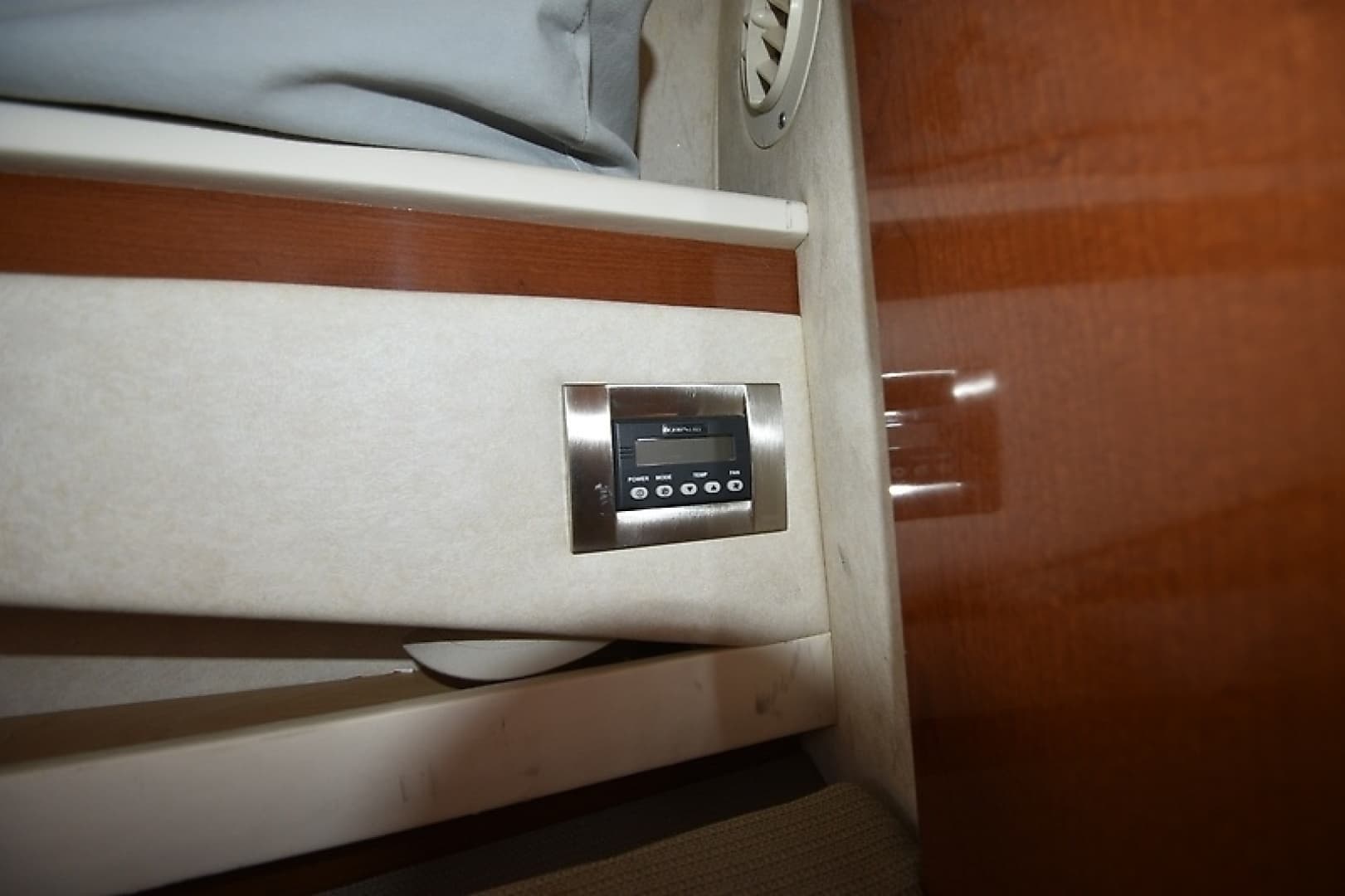 2008 Sea Ray Sundancer 260 — photo 39