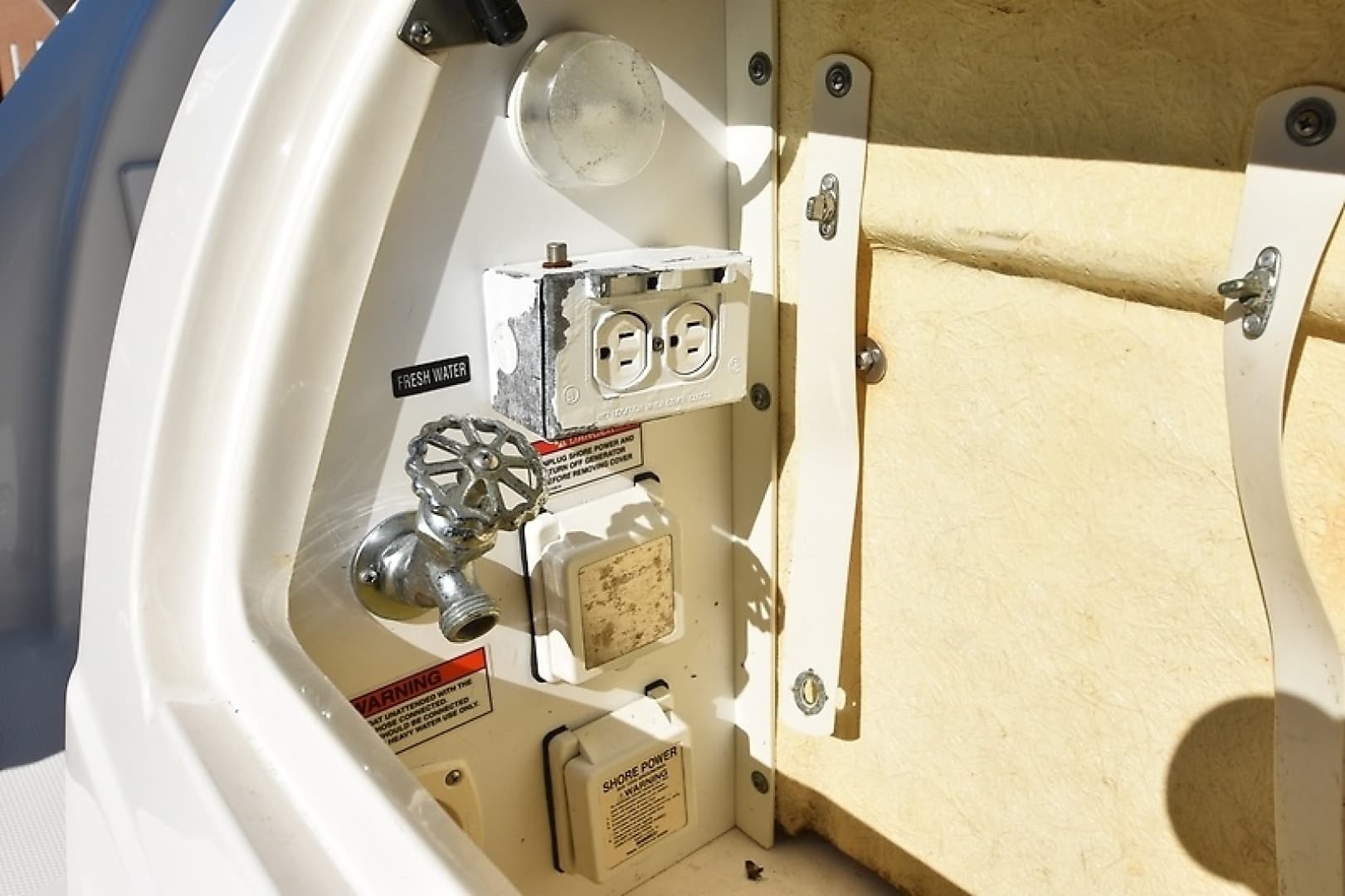 2008 Sea Ray Sundancer 260 — photo 11