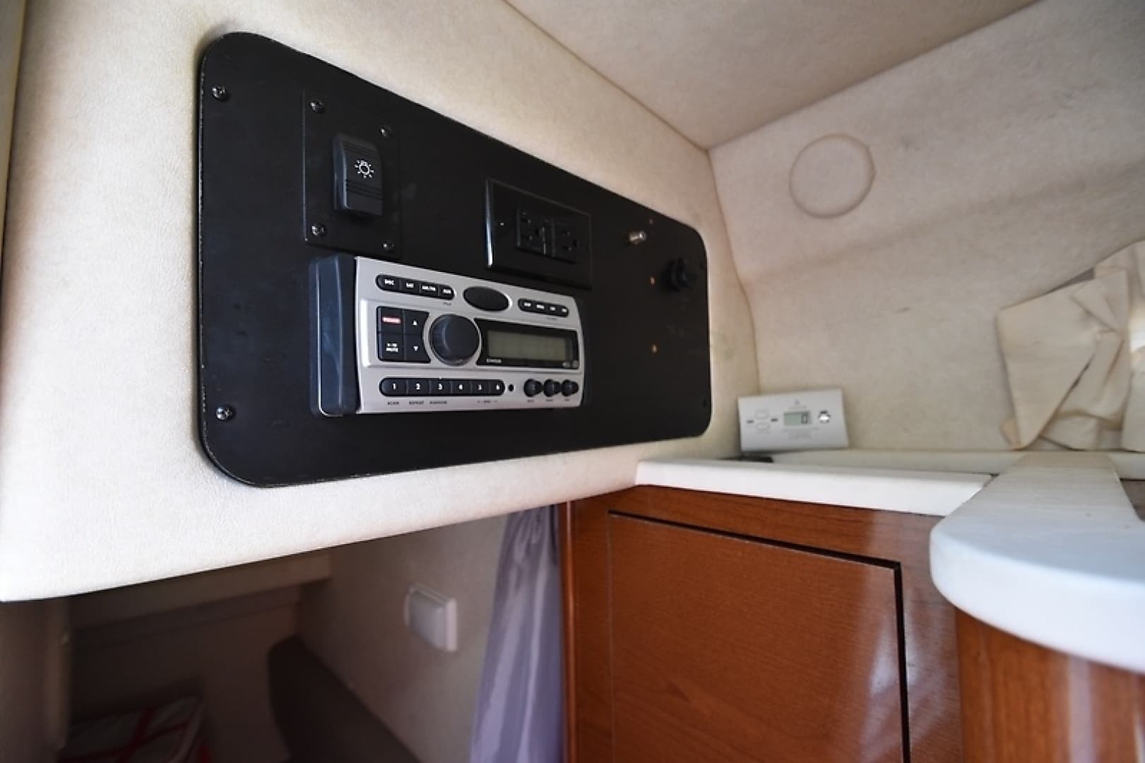 2008 Sea Ray Sundancer 260 — photo 46