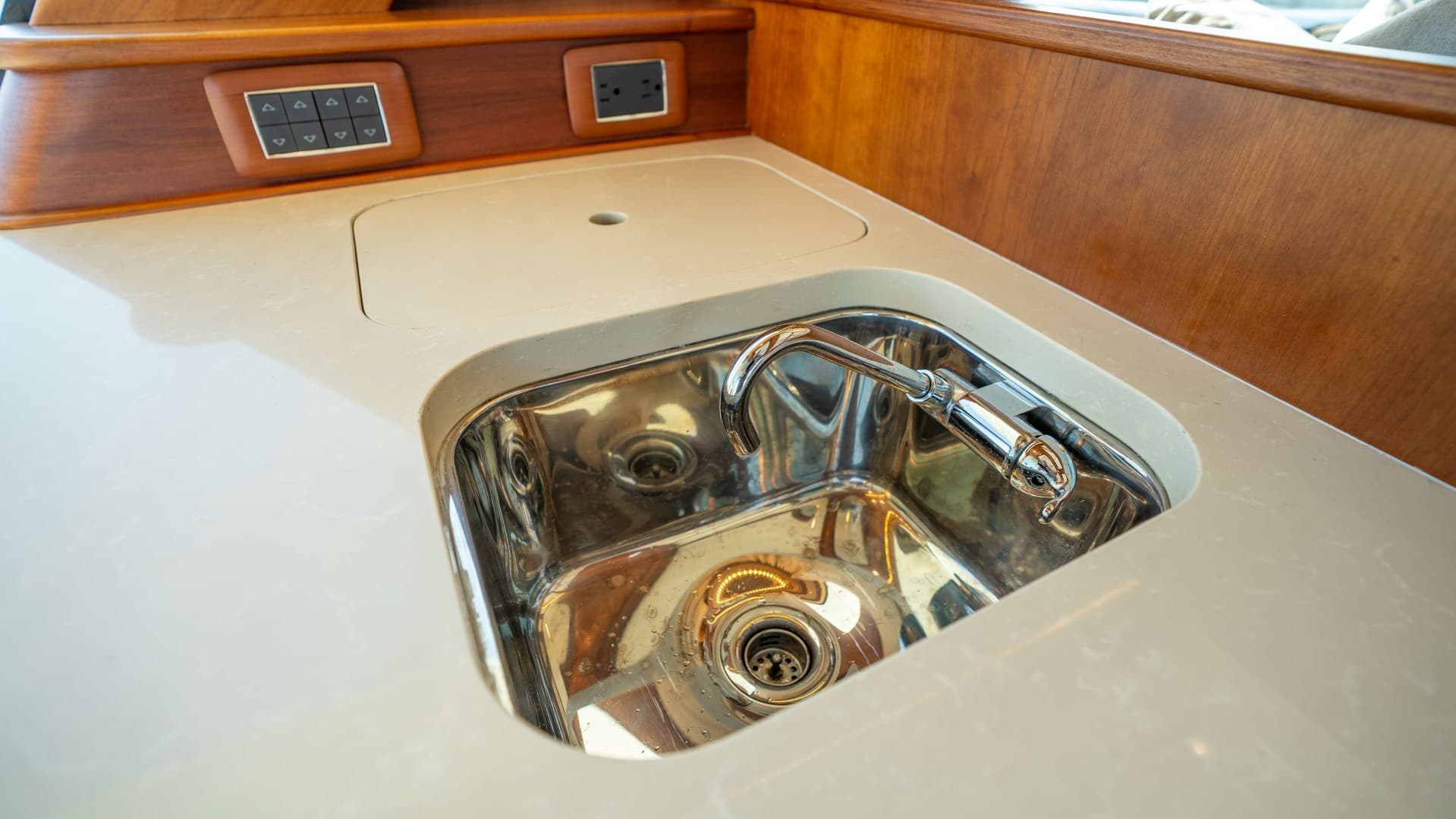 2018 Sabre 66 Dirigo — photo 28