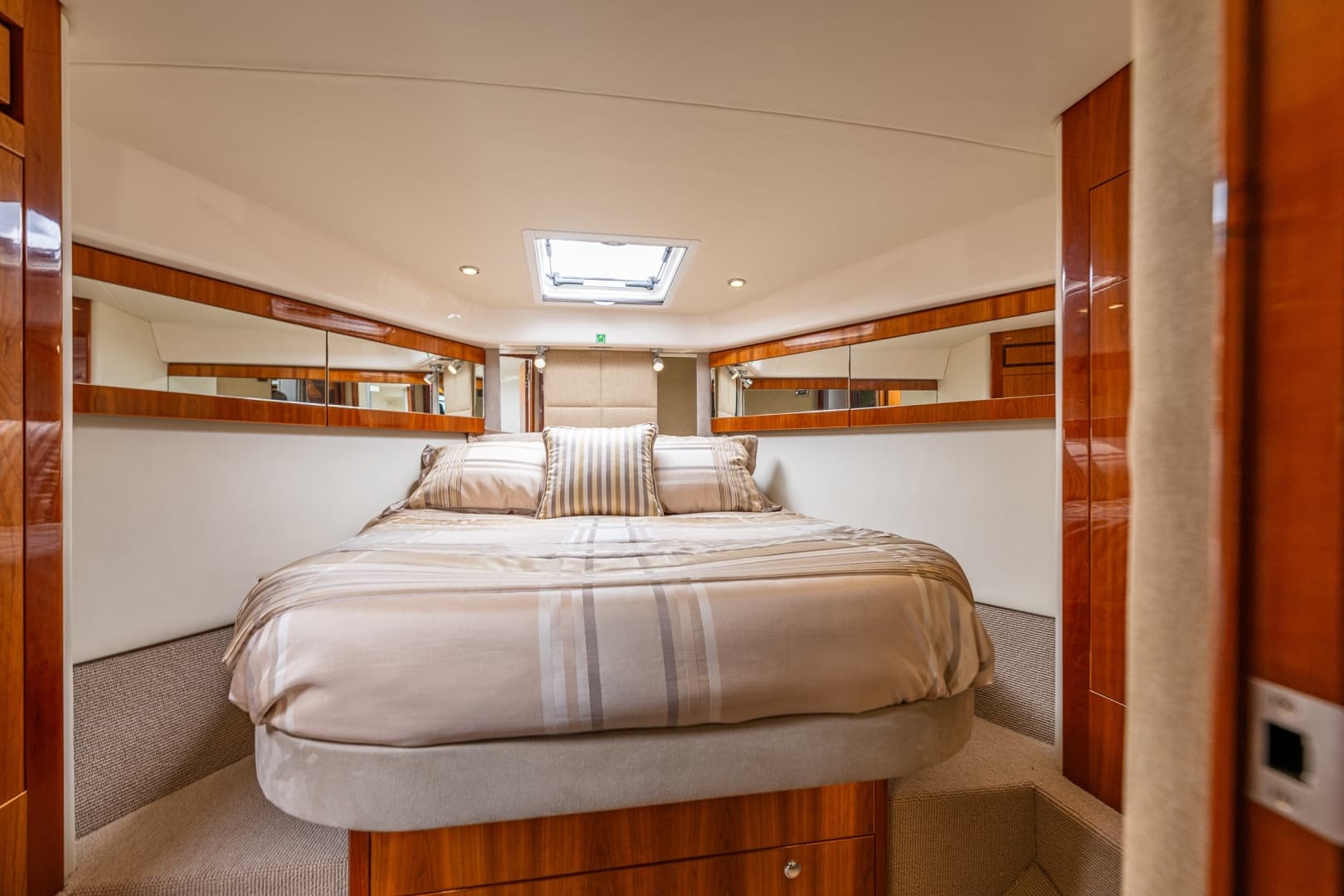 2011 Riviera 43 Open Flybridge — photo 22