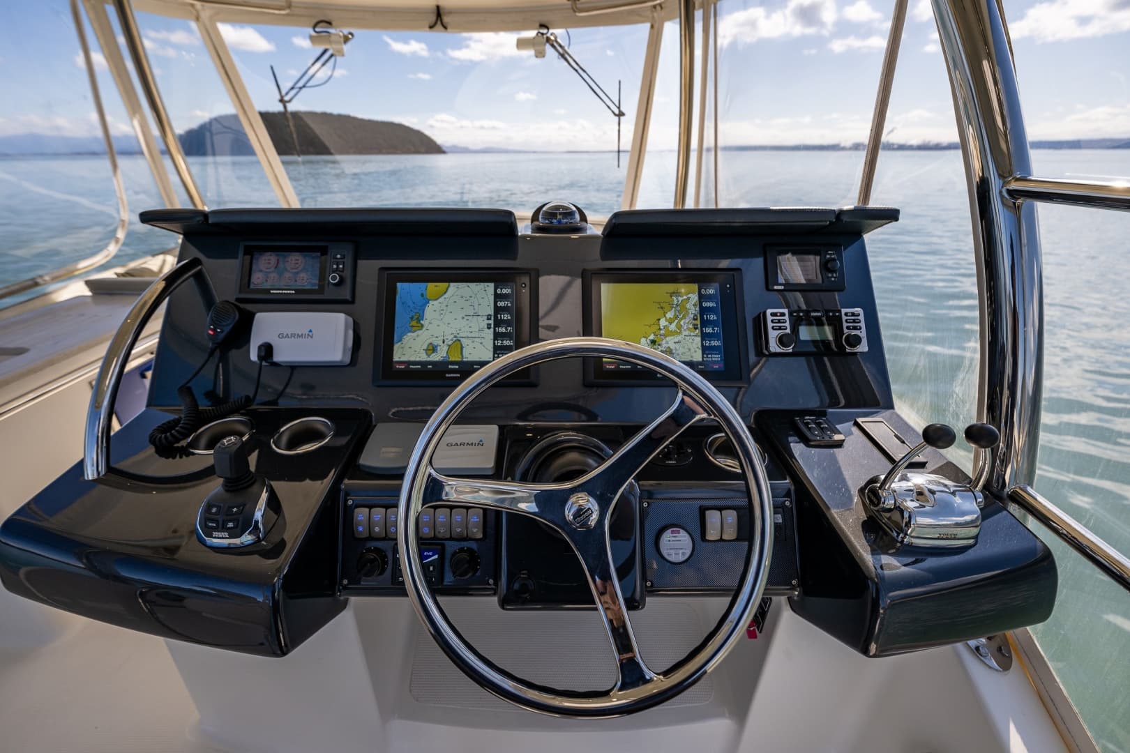 2011 Riviera 43 Open Flybridge — photo 10