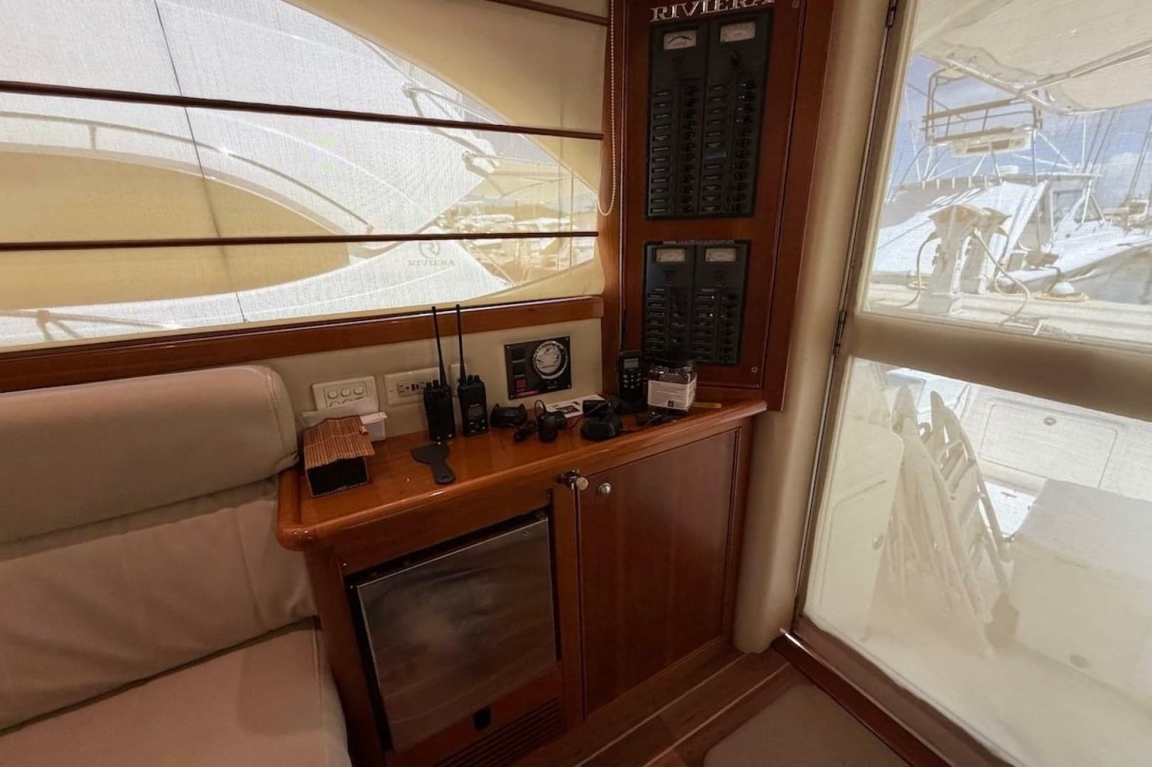 2005 Riviera 37 Flybridge — photo 12