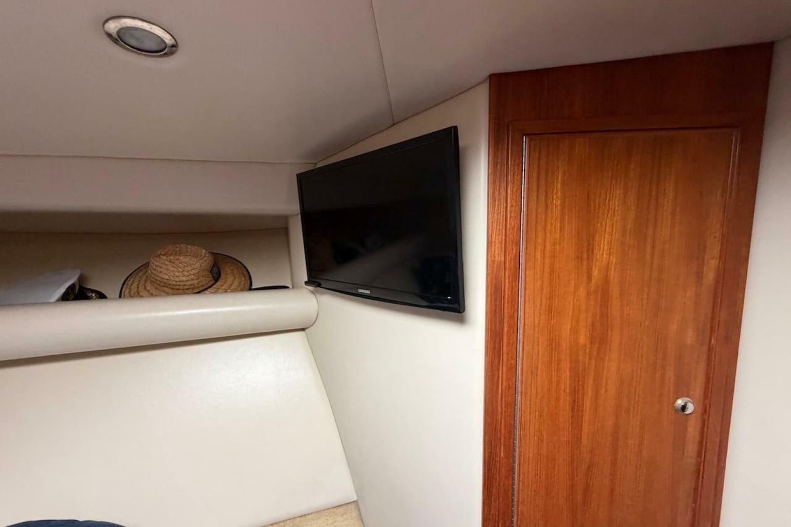 2005 Riviera 37 Flybridge — photo 19